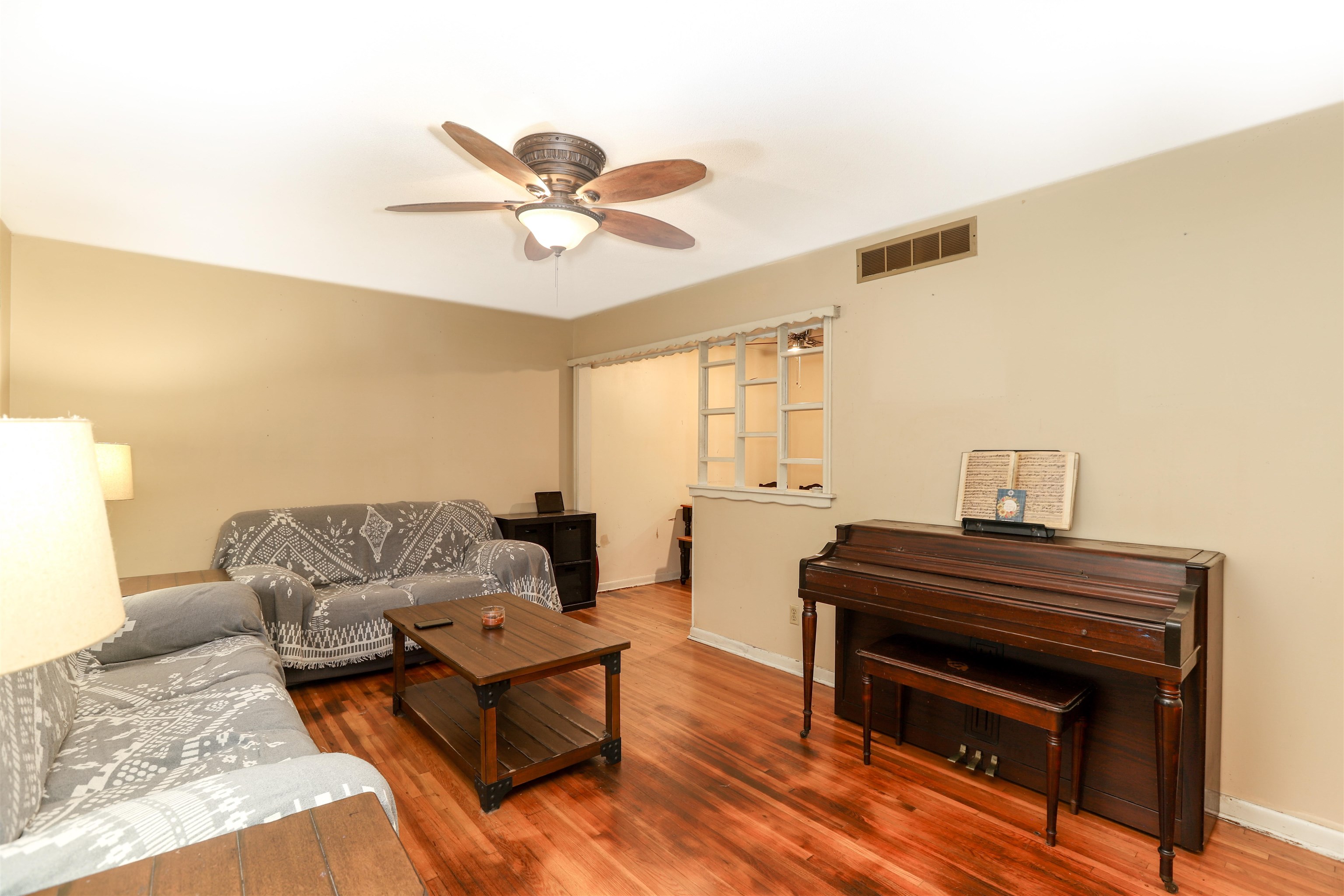 1239 N Illinois Street Wichita KS 67203