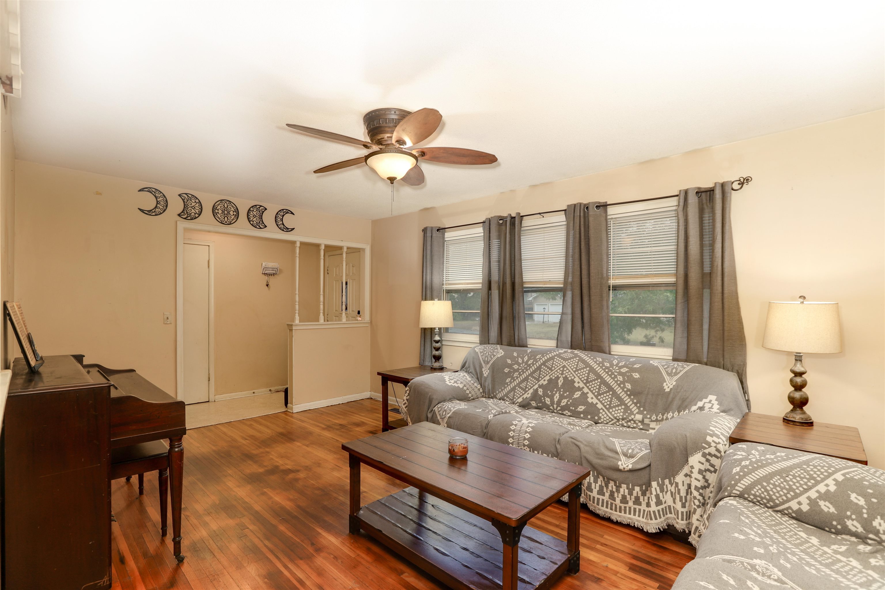 1239 N Illinois Street Wichita KS 67203