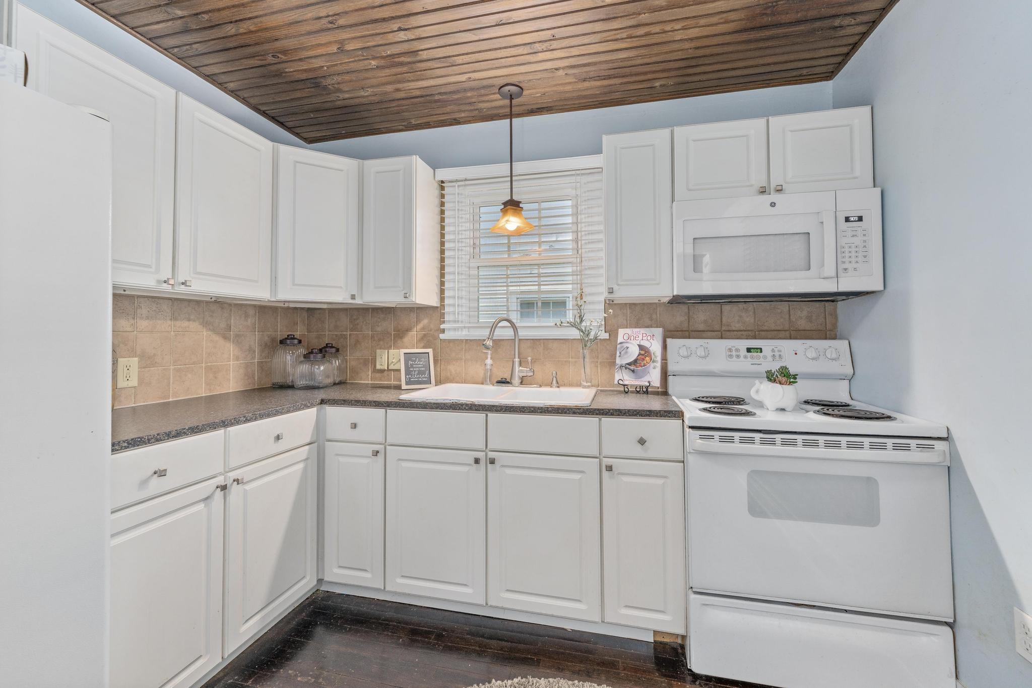 257 Clarence Wichita KS 67203-1338