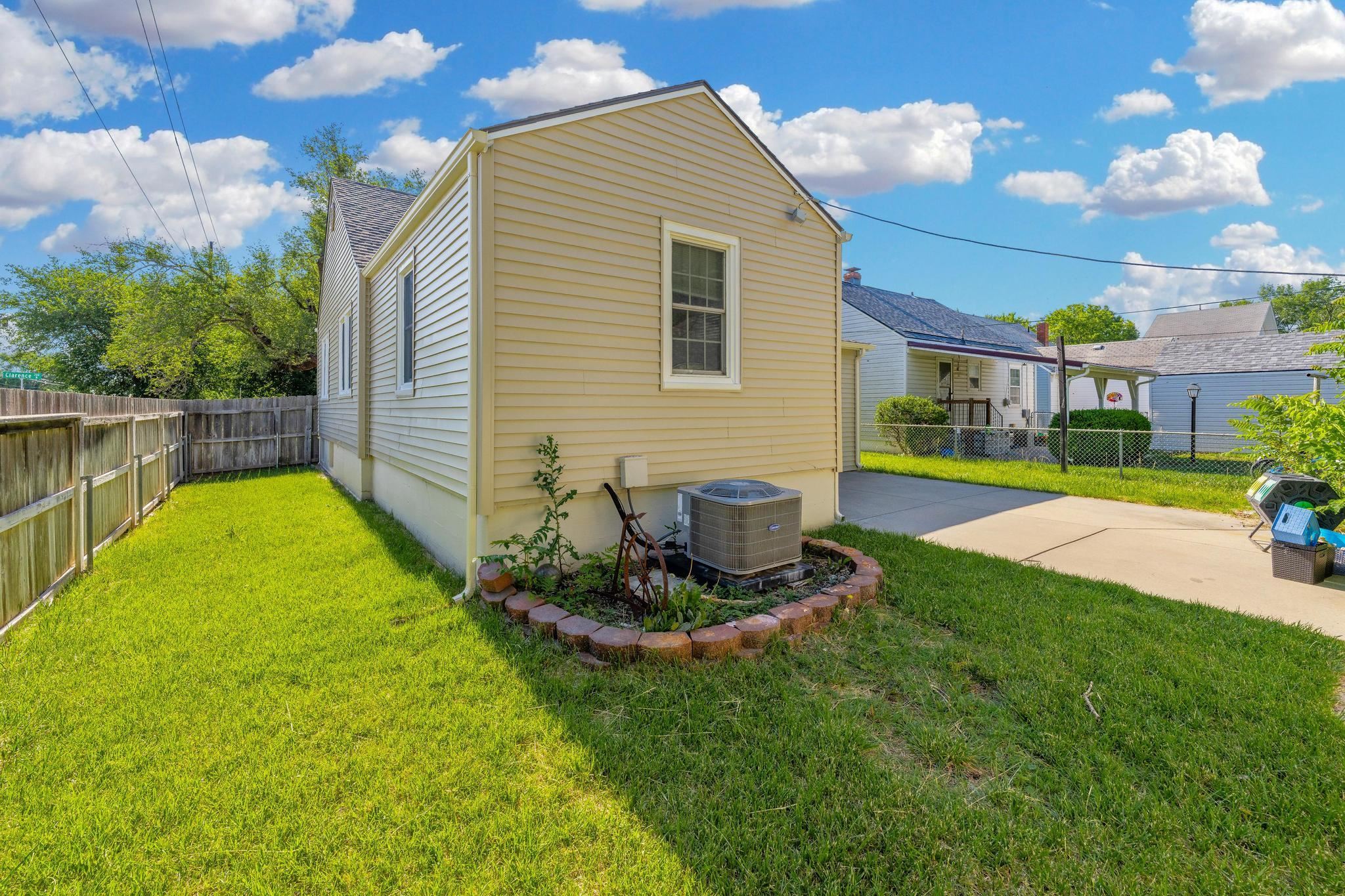 257 Clarence Wichita KS 67203-1338