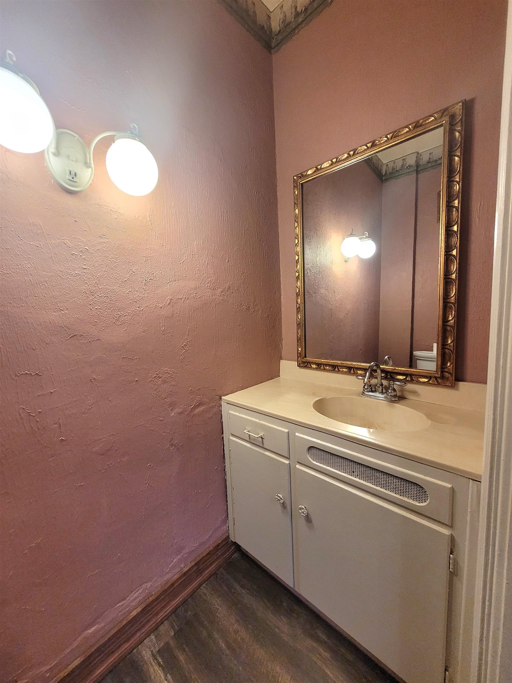 320 N School Street Eureka KS 67045