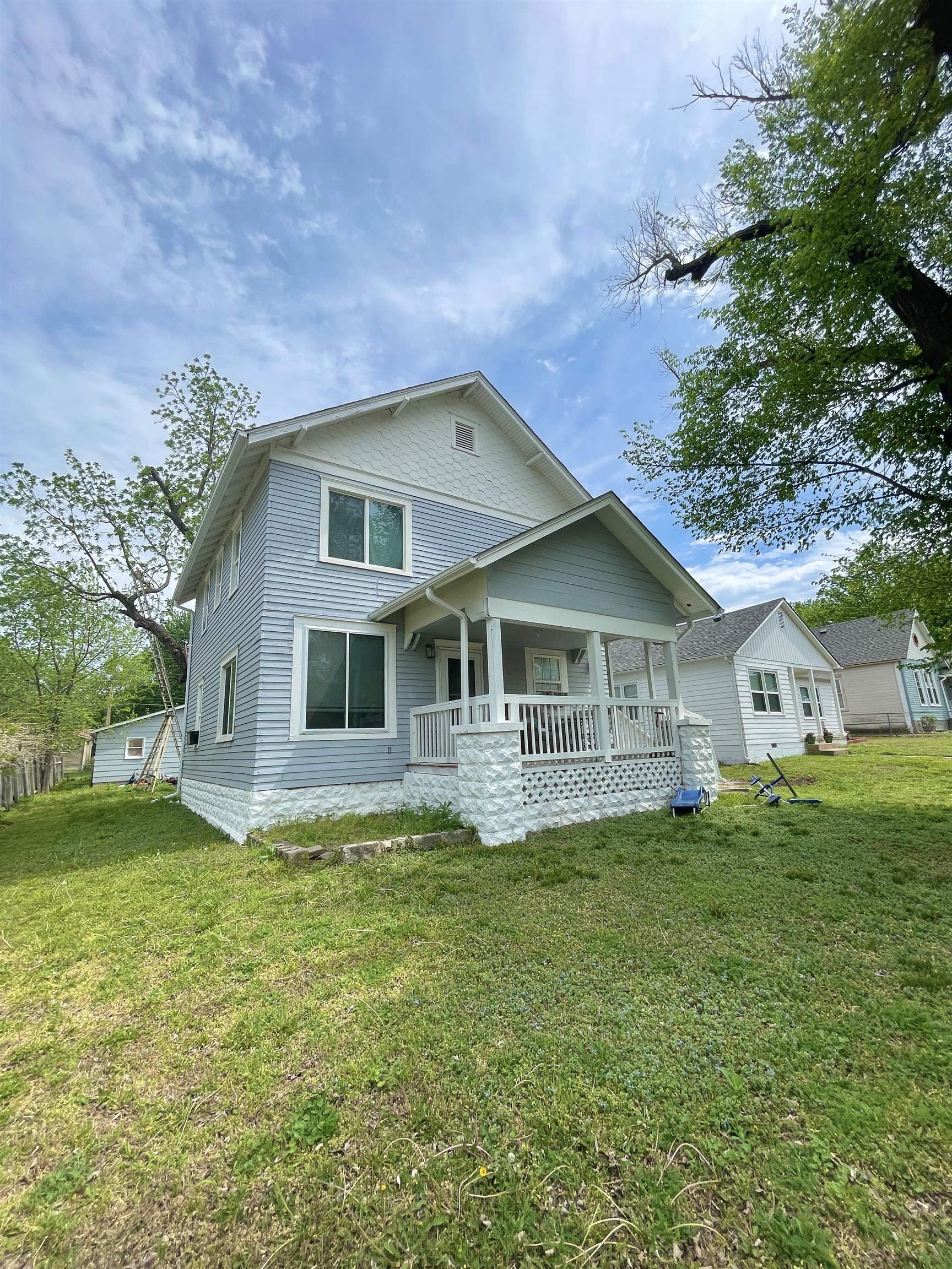 314 N College Winfield KS 67156