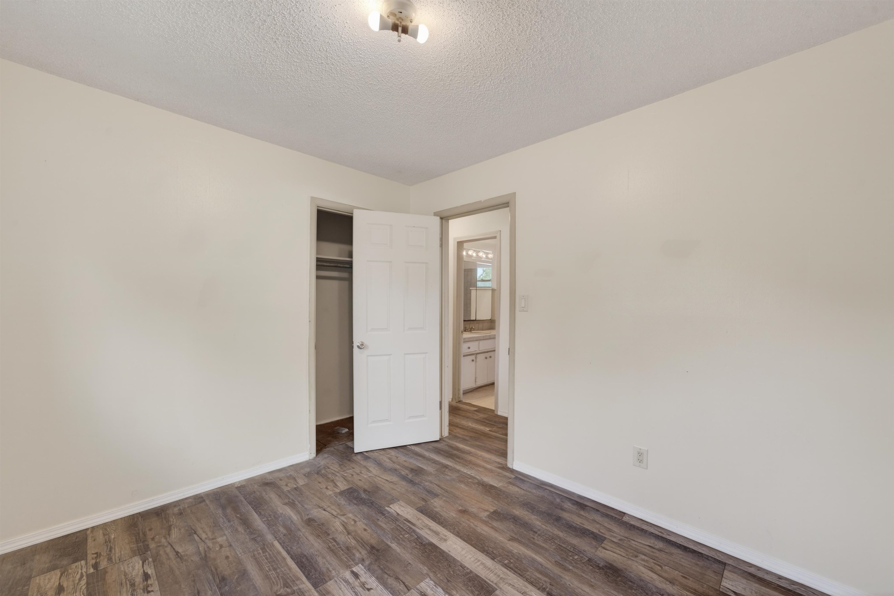 1600 E 87th Street S Haysville KS 67060
