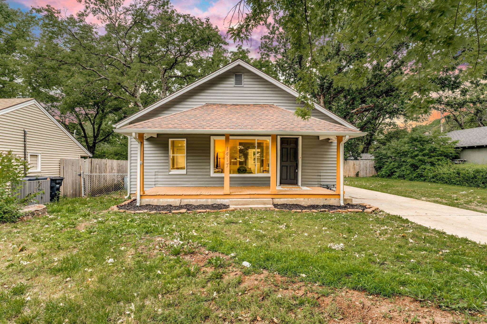 1417 N Dearborn Augusta KS 67010