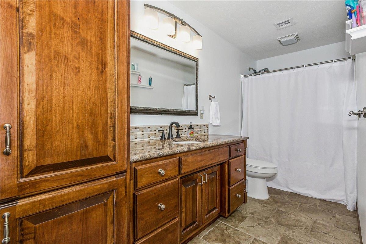 240 N Bent Tree Court Andover KS 67002