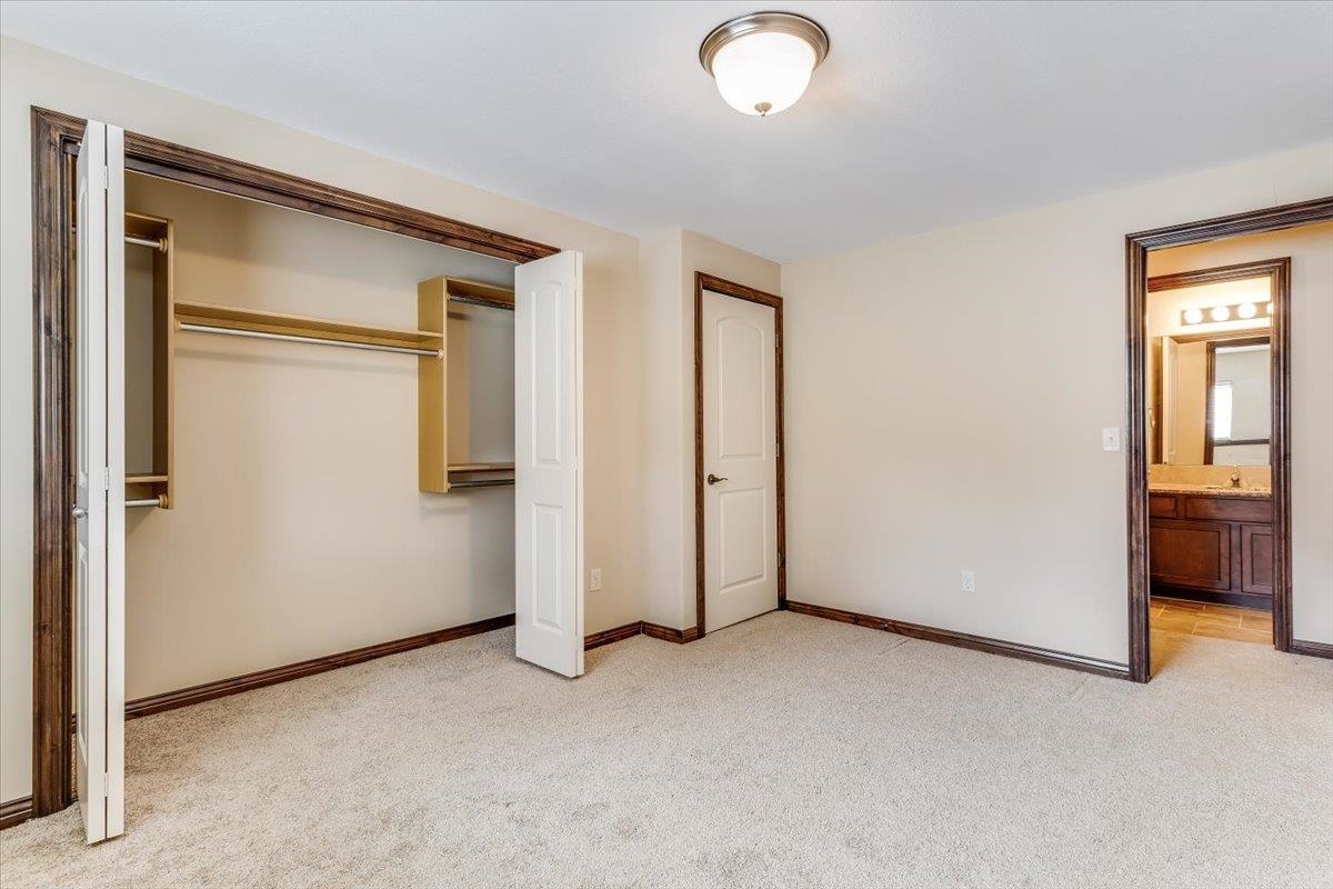 2726 N Woodridge Wichita KS 67226