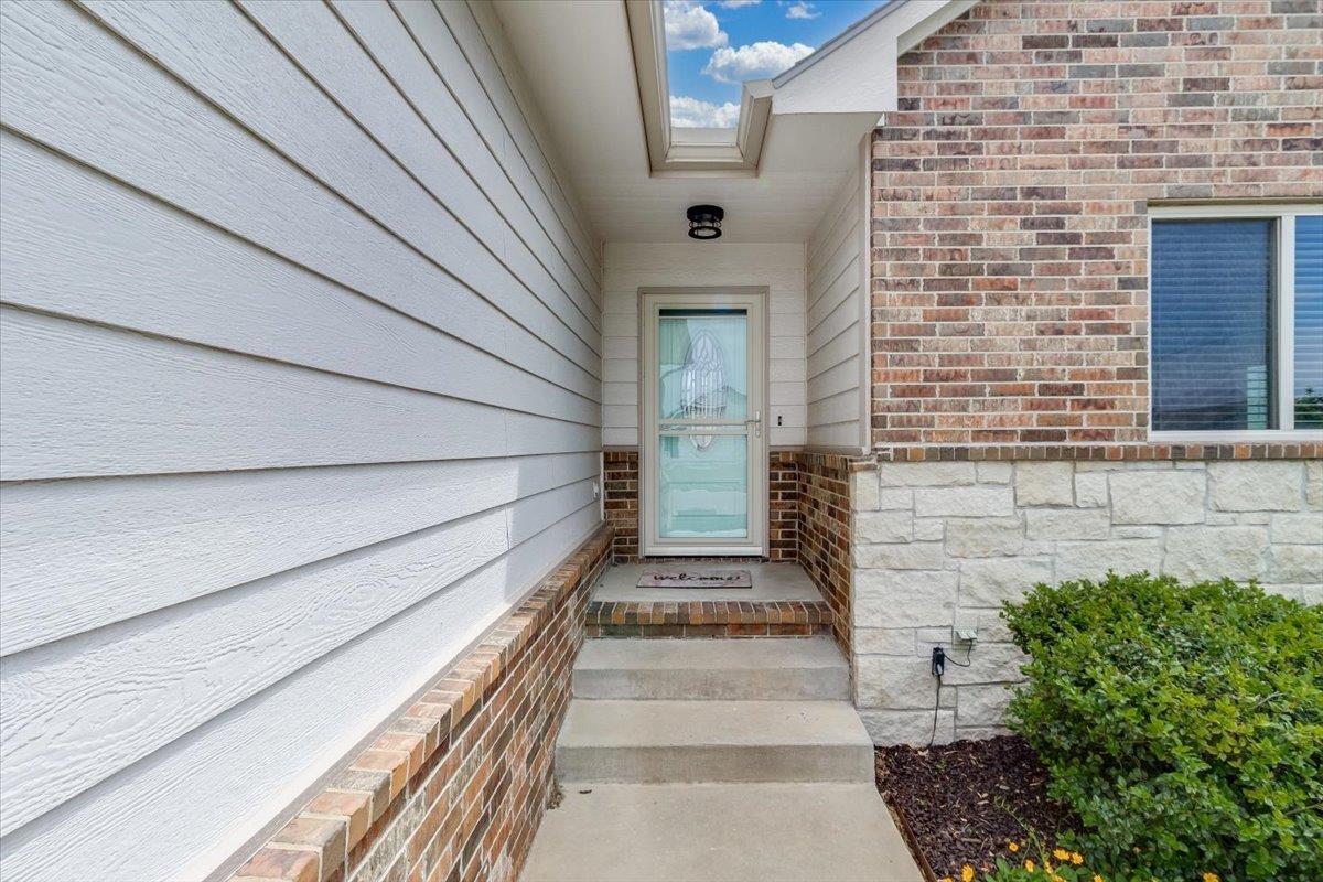 2726 N Woodridge Wichita KS 67226