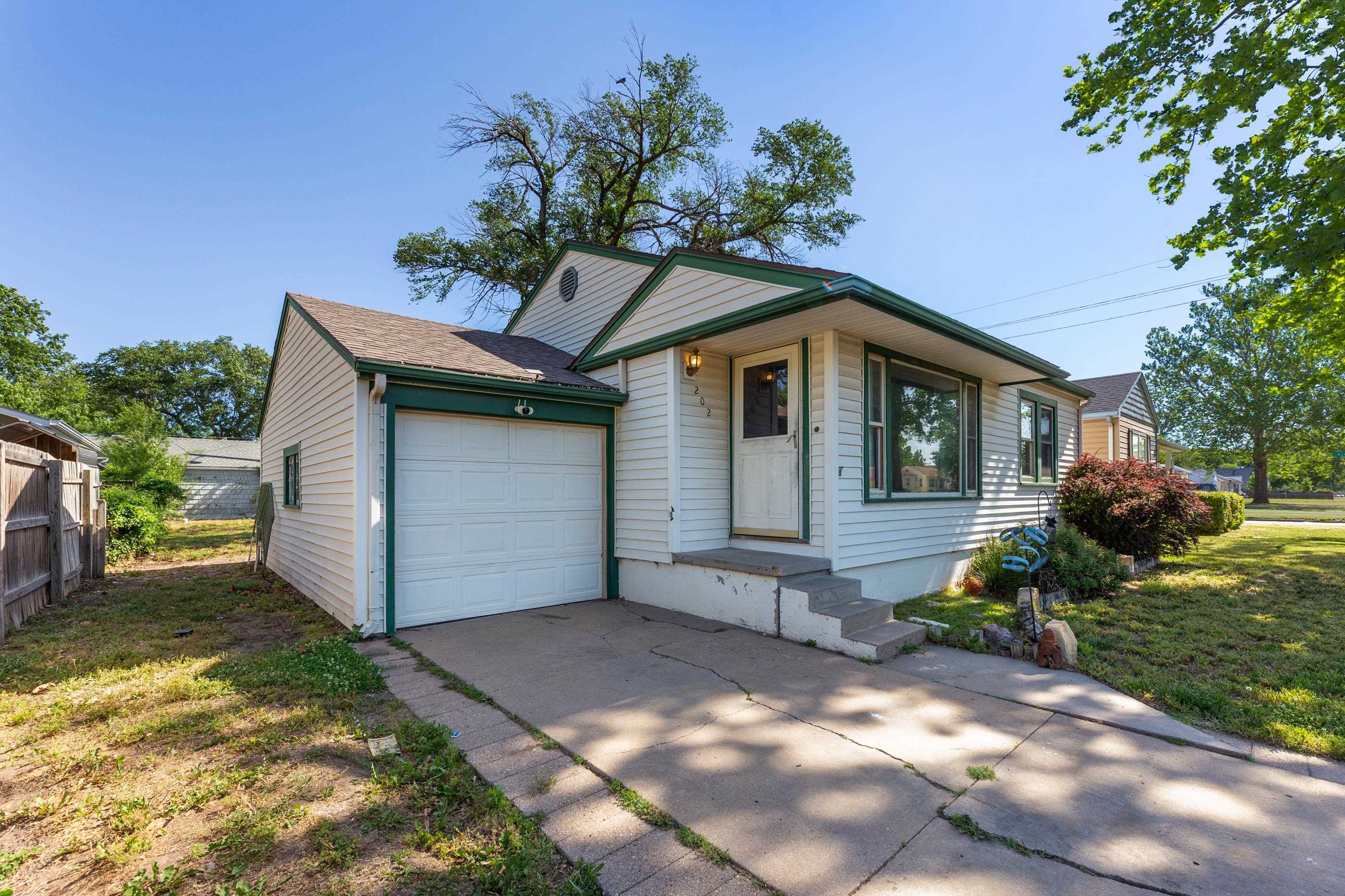 202 W 25th Avenue Hutchinson KS 67502