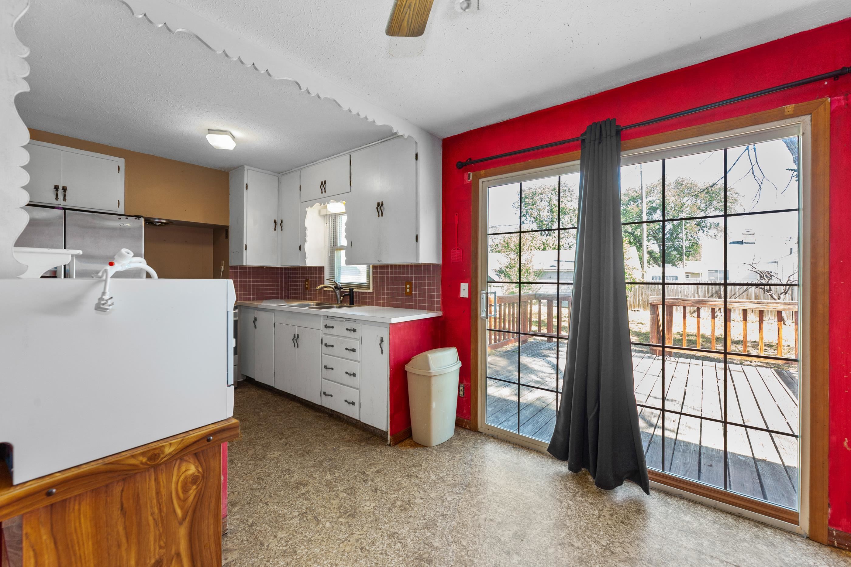 202 W 25th Avenue Hutchinson KS 67502
