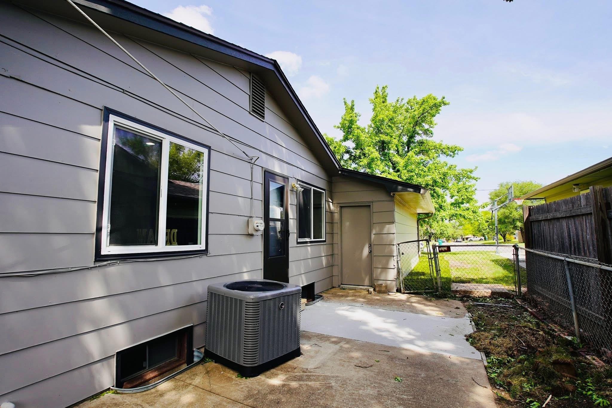 8149 E Zimmerly Street Wichita KS 67207-3253