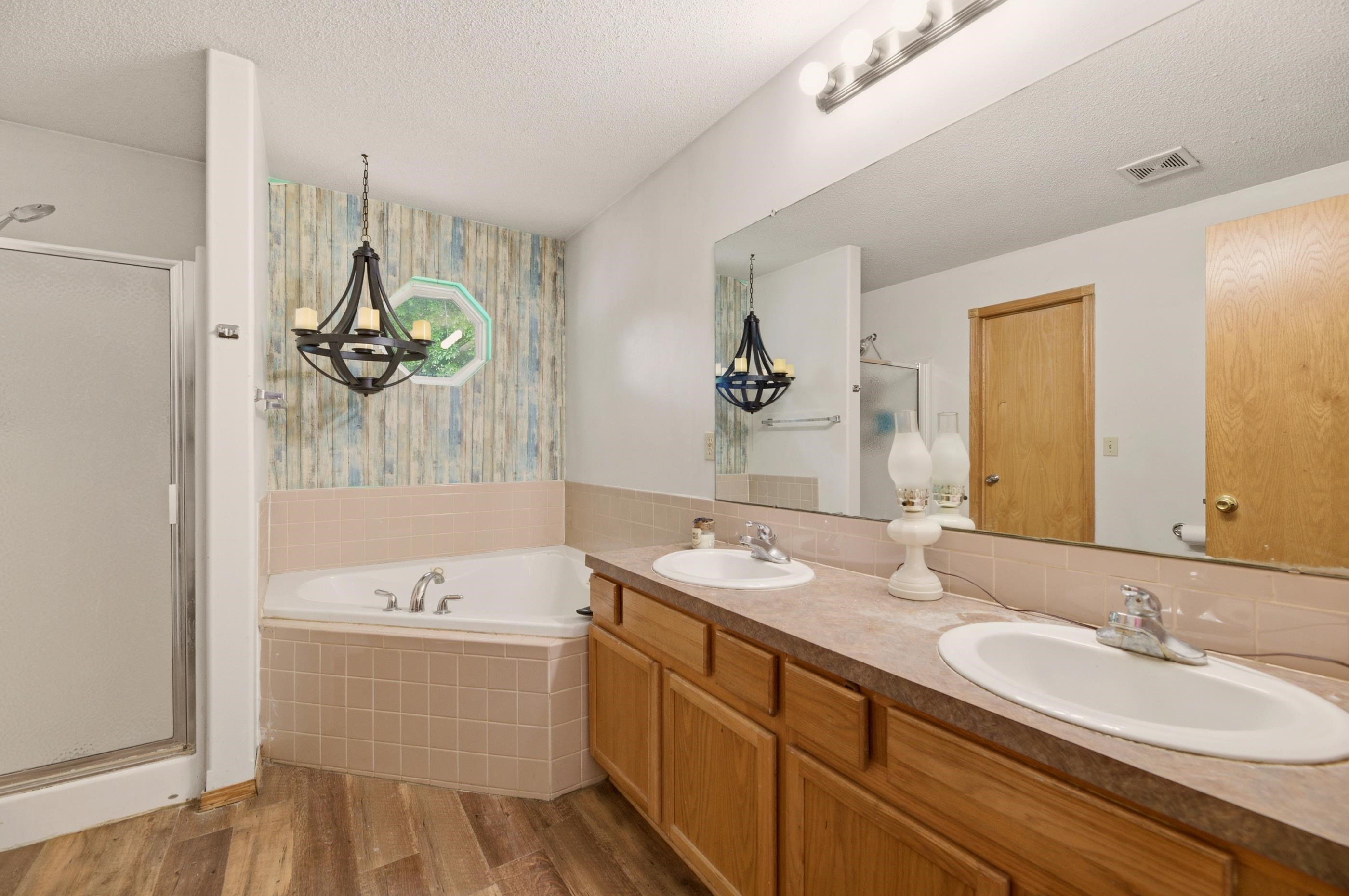 119 N Devinshire Bentley KS 67016