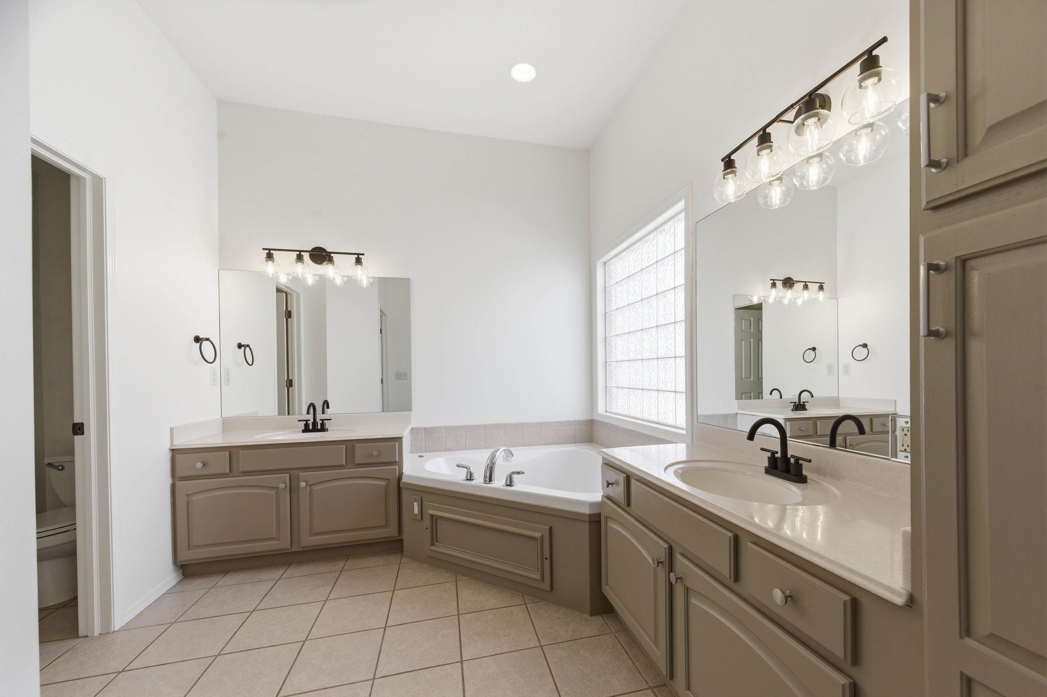 1418 E Woodbrook Street Derby KS 67037
