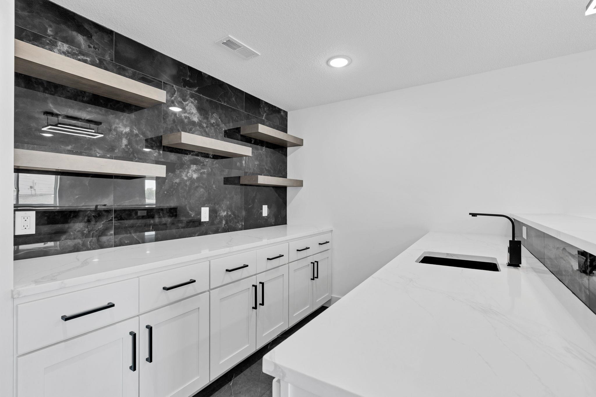 6641 N Silverton Street Park City KS 67219