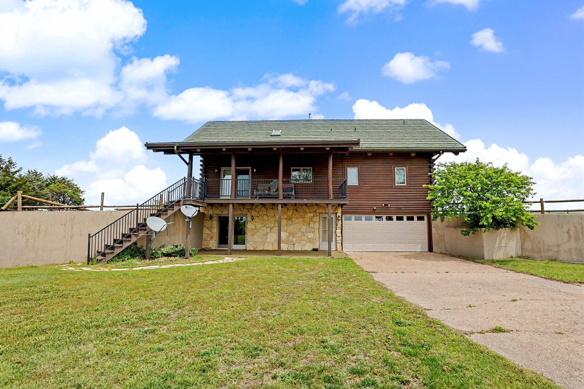 9615 S Rock Road Valley Center KS 67147