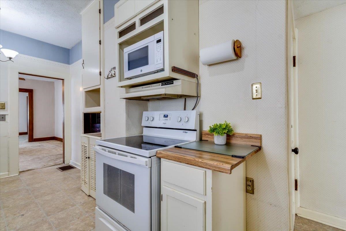 3509 E 2nd Street N Wichita KS 67208