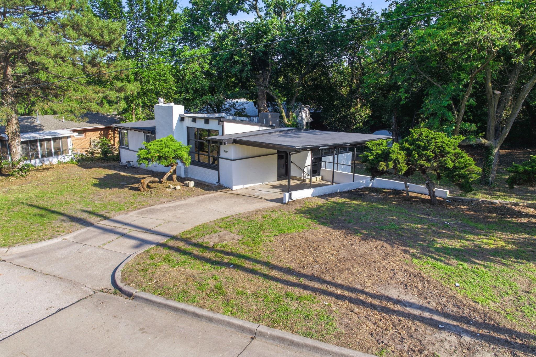 3527 E 15th Wichita KS 67208