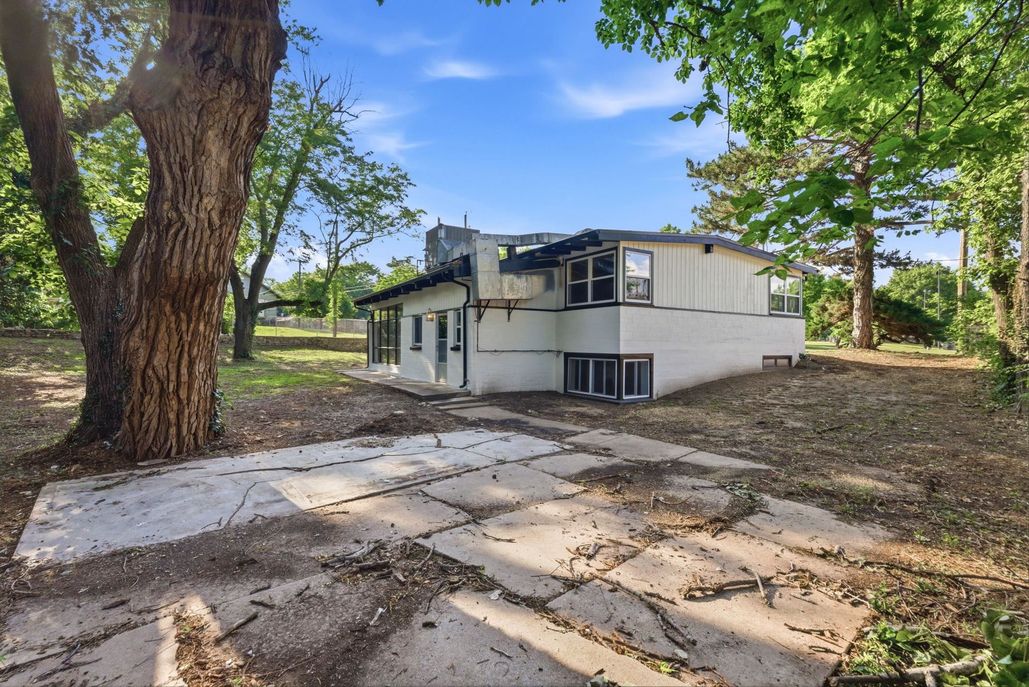 3527 E 15th Wichita KS 67208