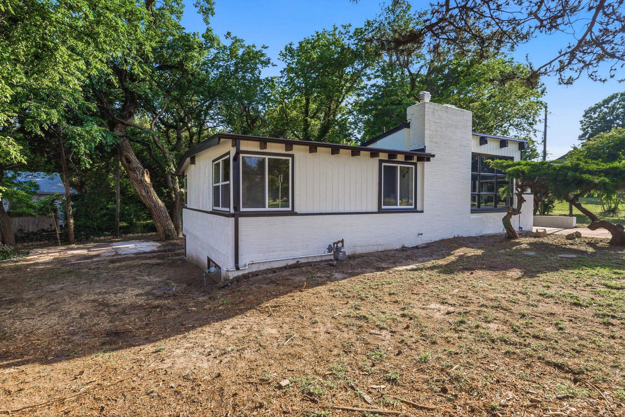 3527 E 15th Wichita KS 67208