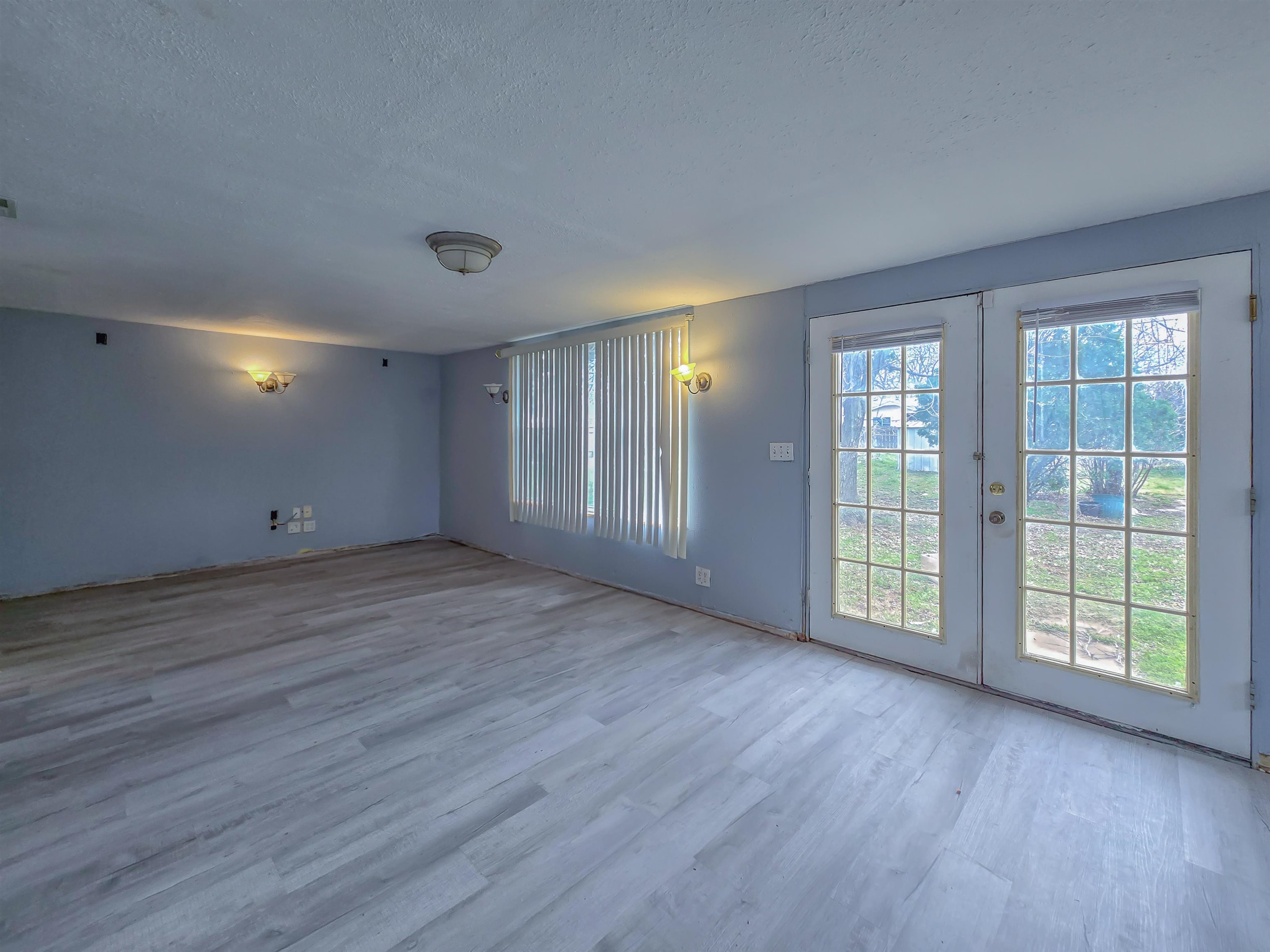 825 N 7th Street Arkansas City KS 67005