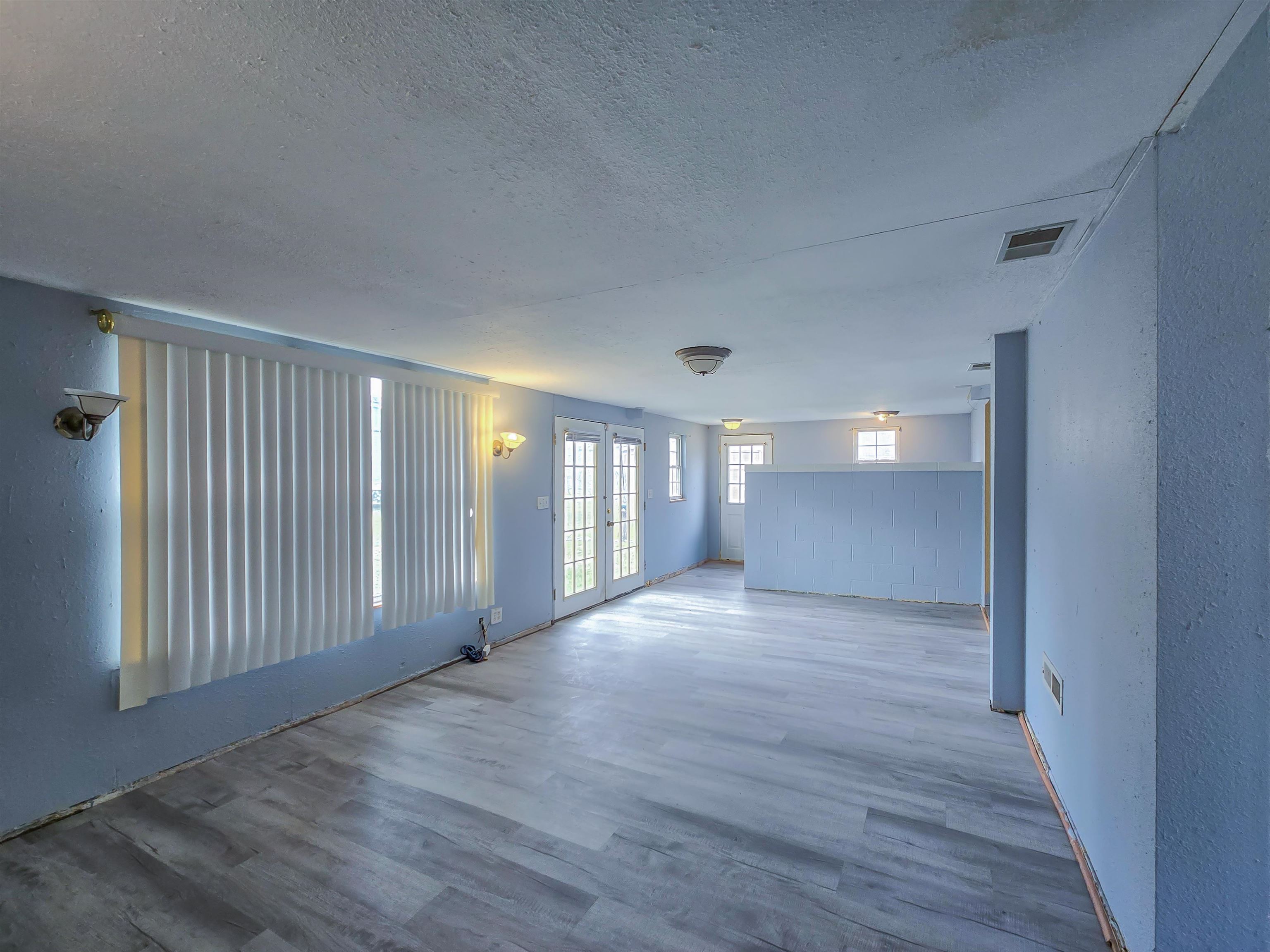 825 N 7th Street Arkansas City KS 67005