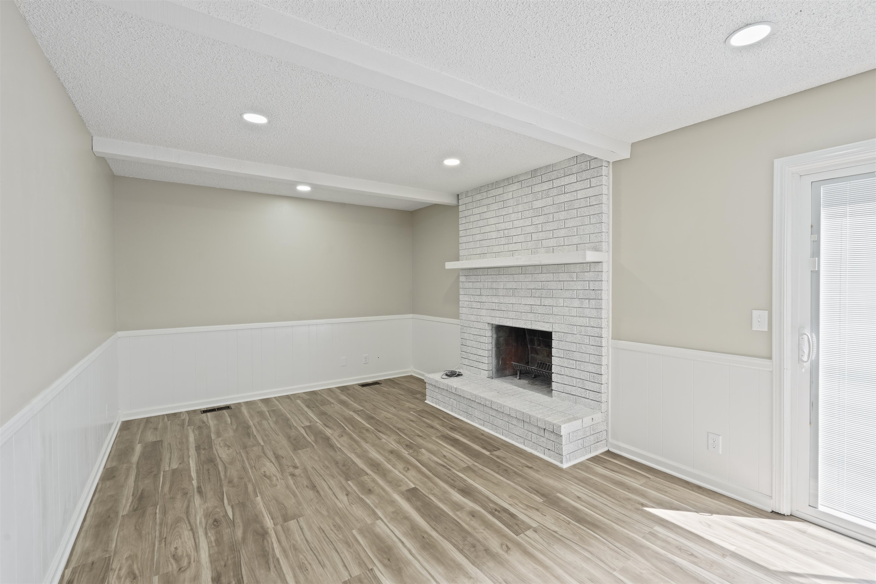 1534 N Valleyview Court Wichita KS 67212