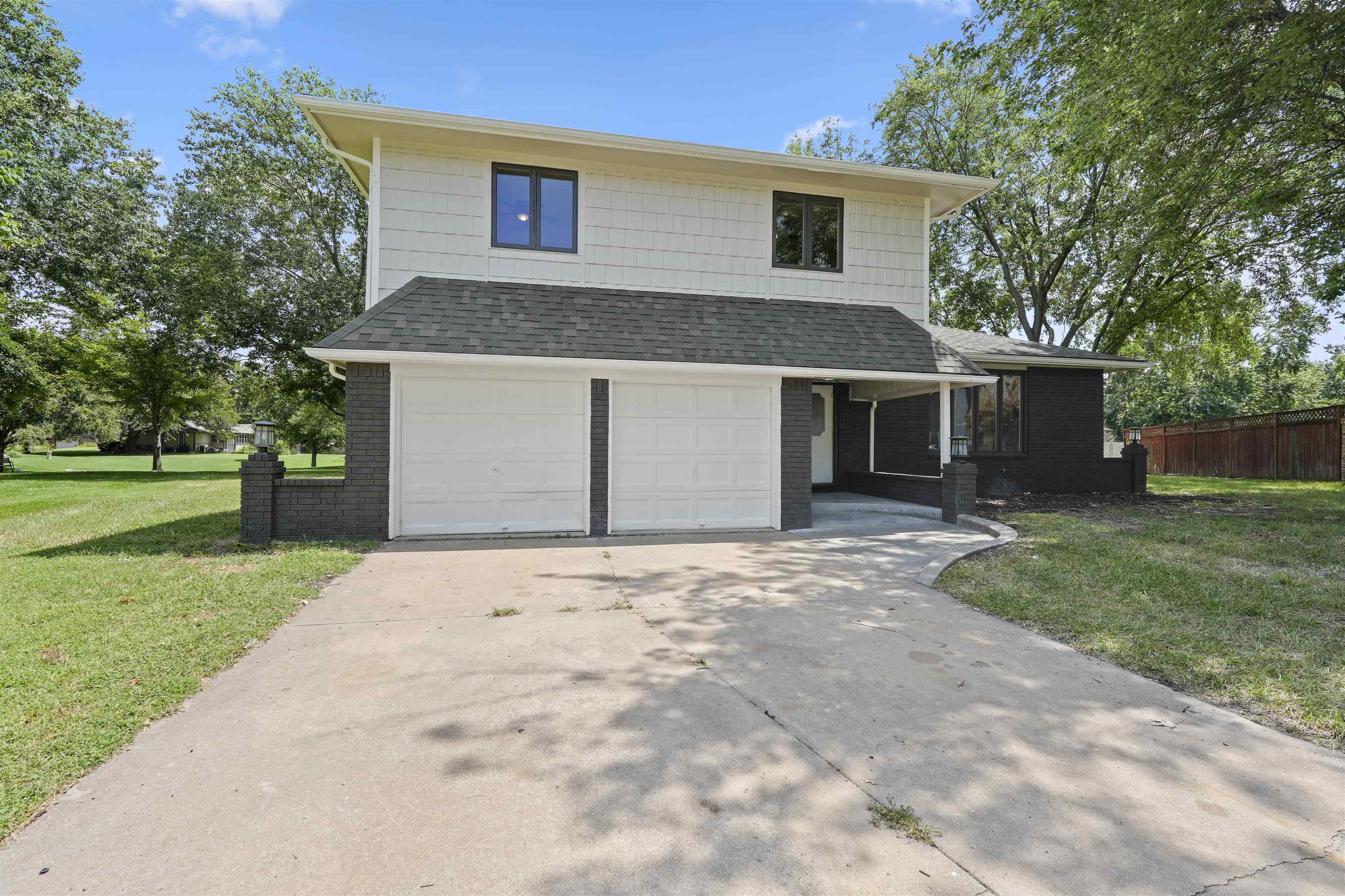1534 N Valleyview Court Wichita KS 67212