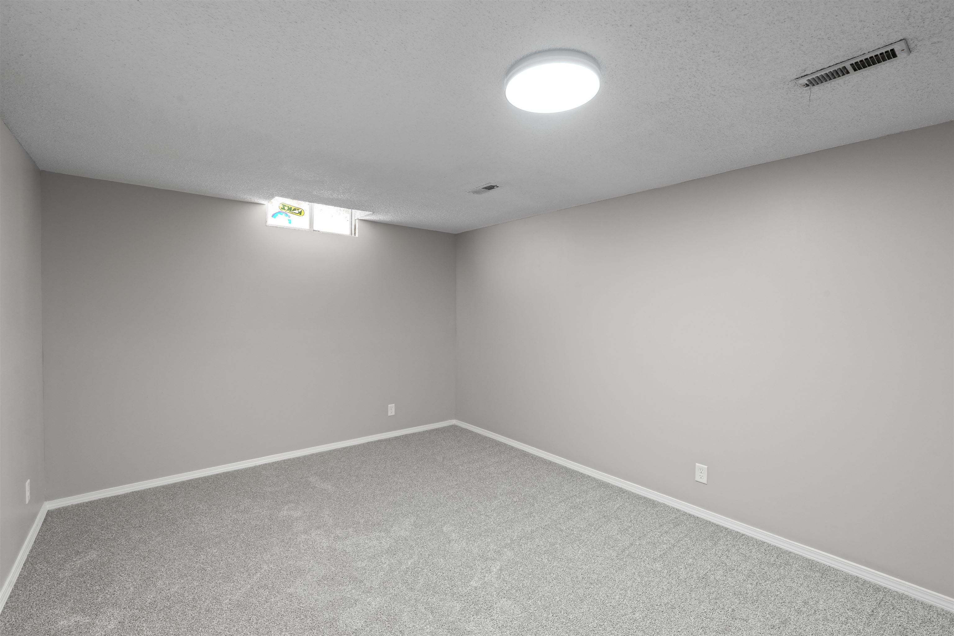 1534 N Valleyview Court Wichita KS 67212