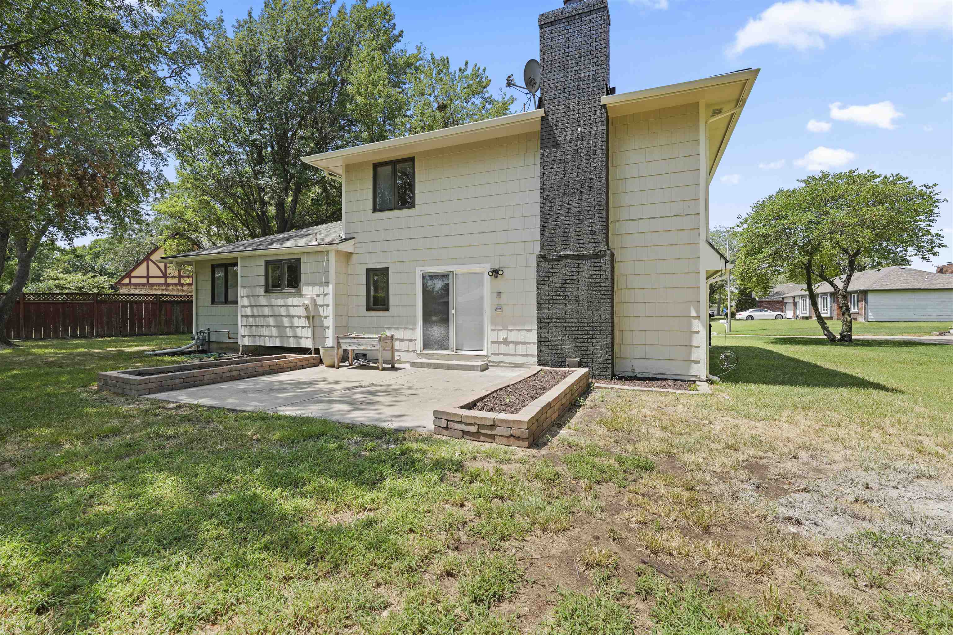 1534 N Valleyview Court Wichita KS 67212
