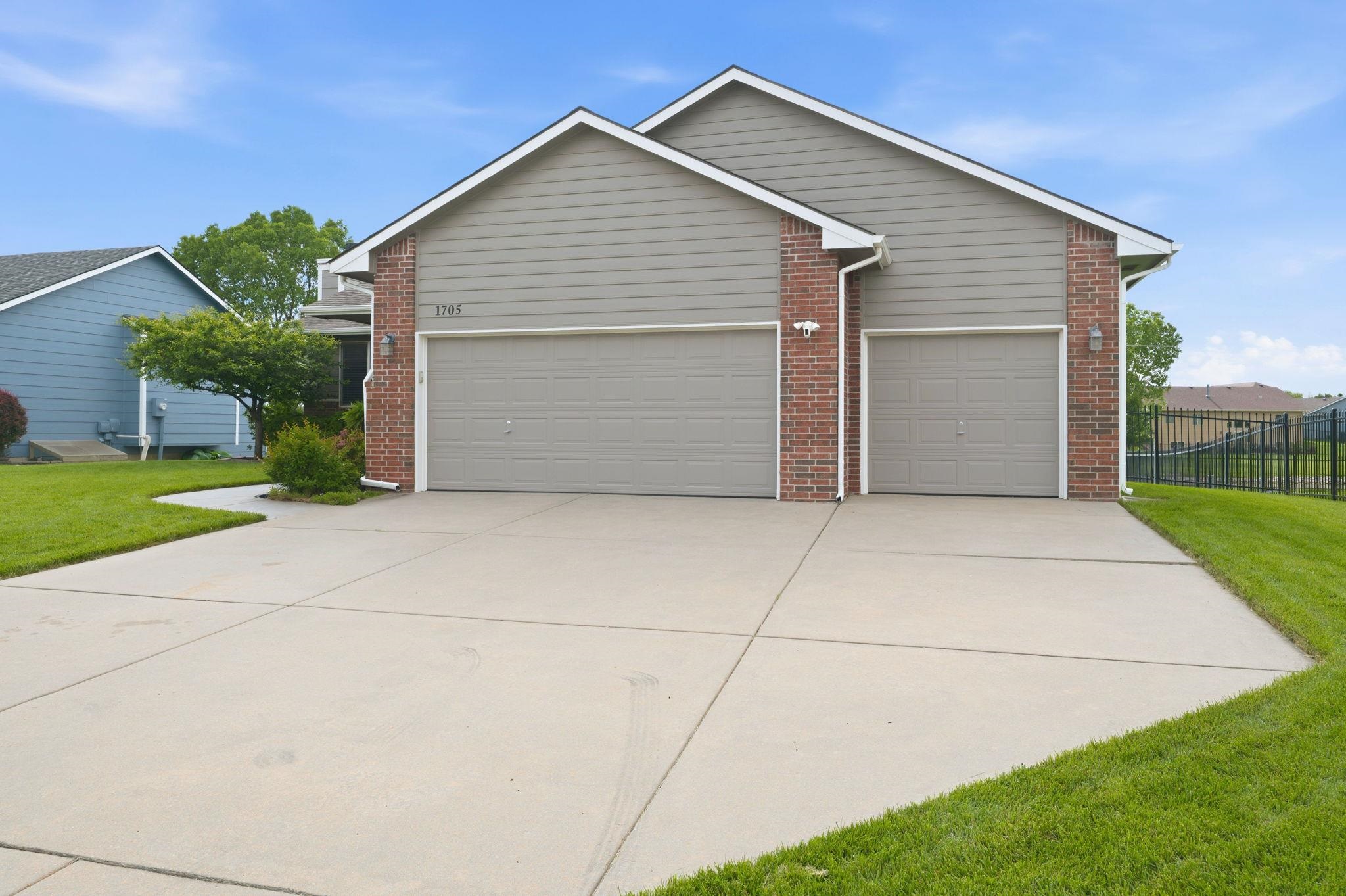 1705 N Nickelton Circle Wichita KS 67235