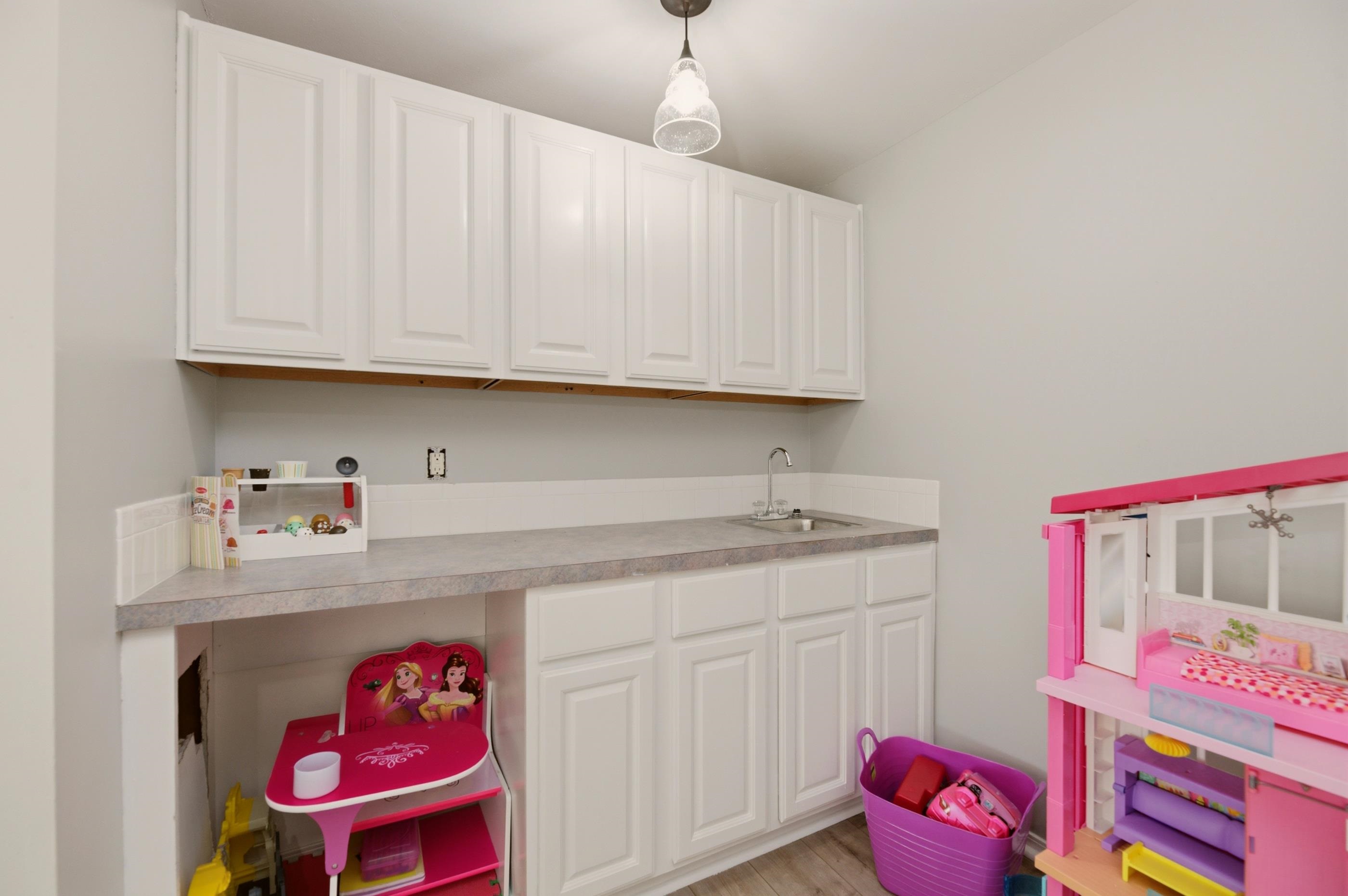2414 N Covington Court Wichita KS 67205