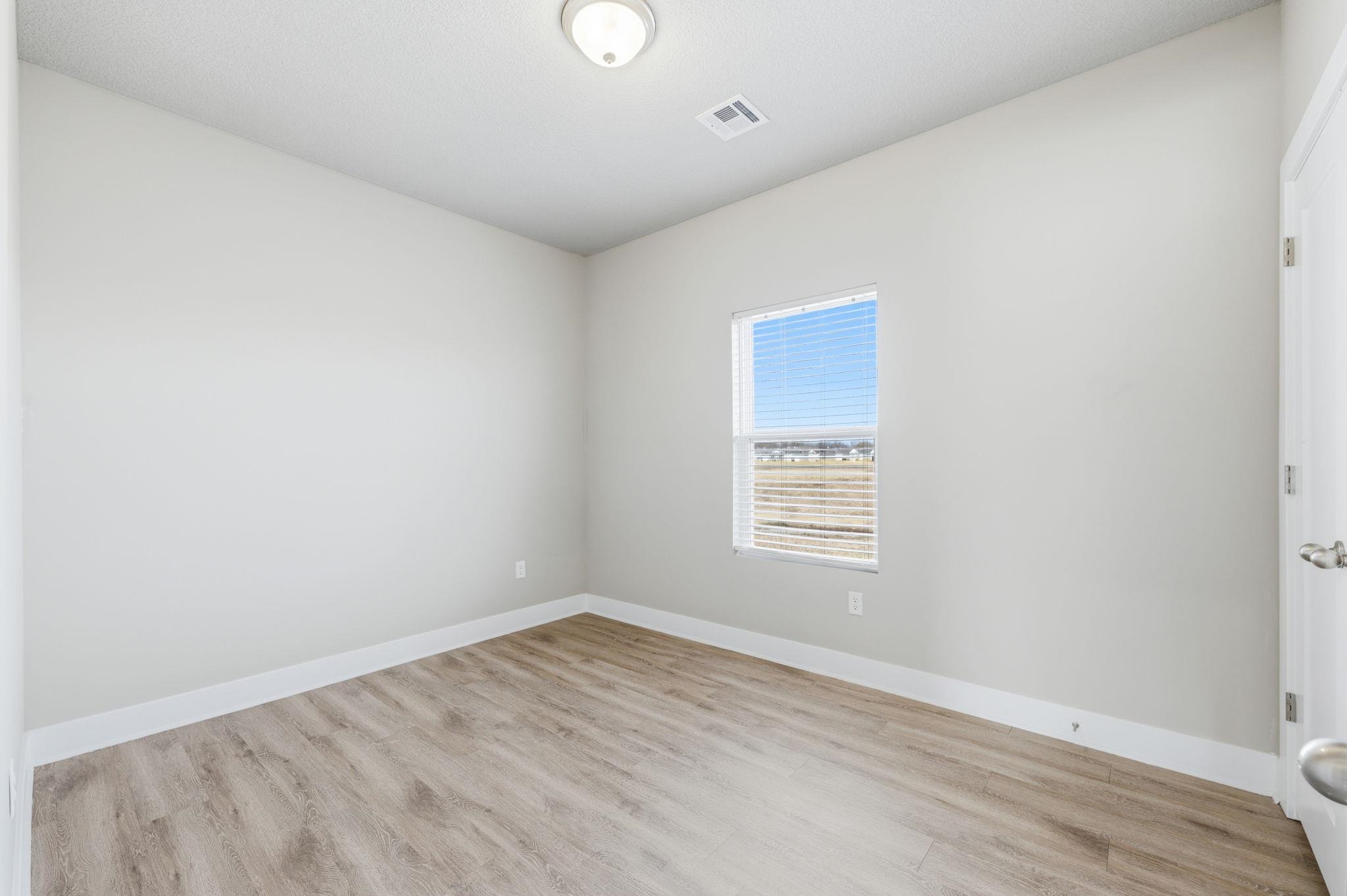 498 E Harper Street Valley Center KS 67147-8948