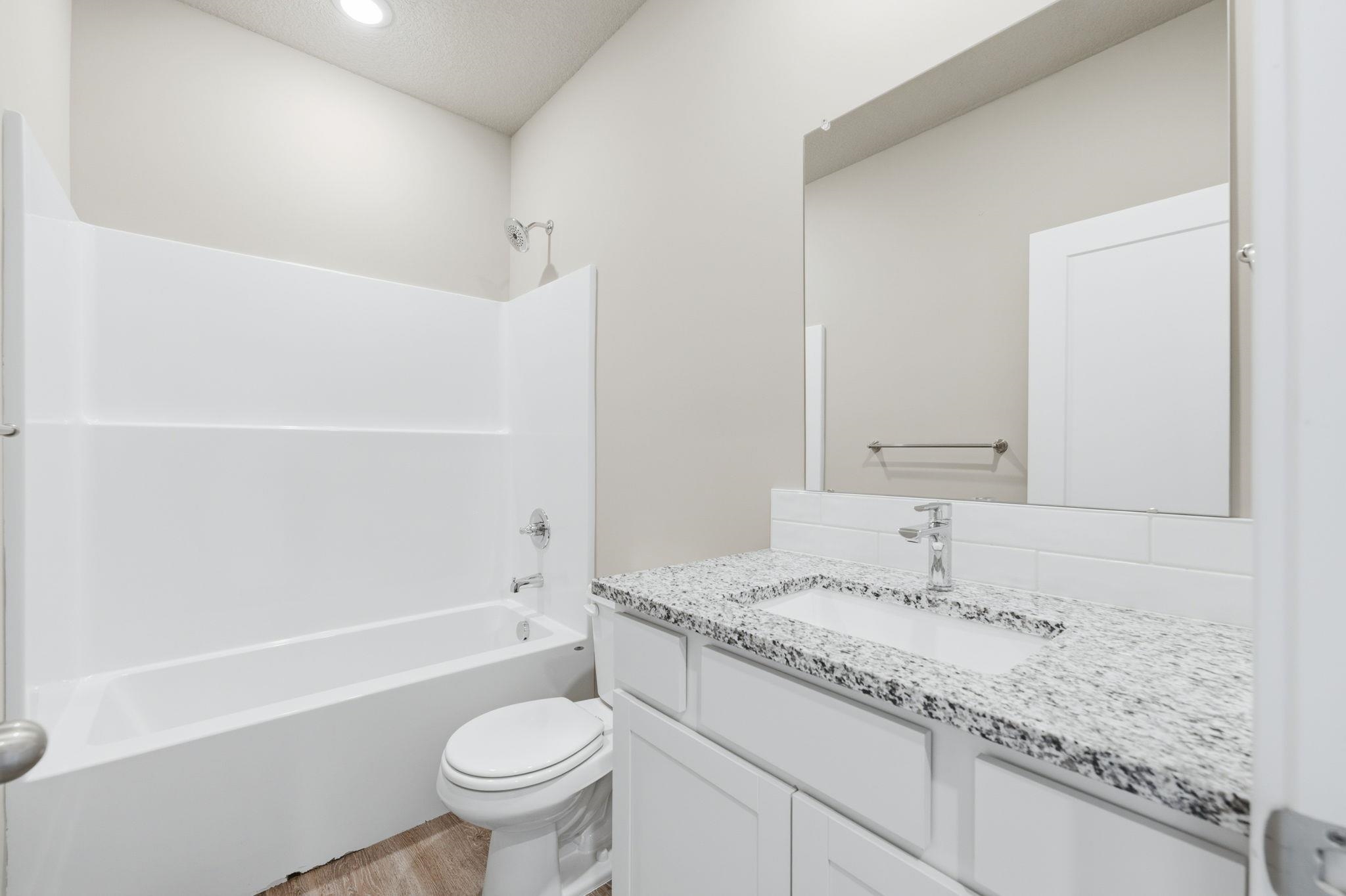 498 E Harper Street Valley Center KS 67147-8948