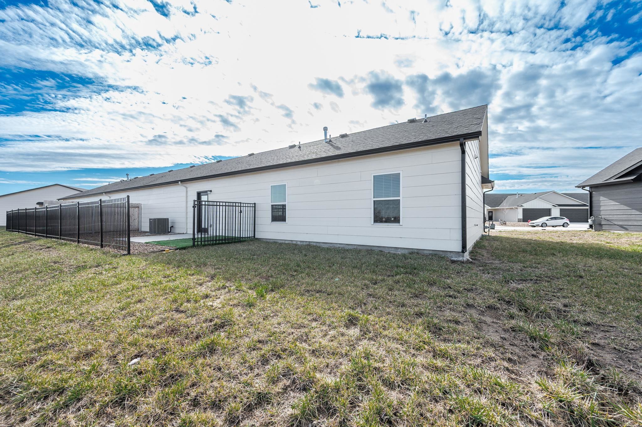 498 E Harper Street Valley Center KS 67147-8948