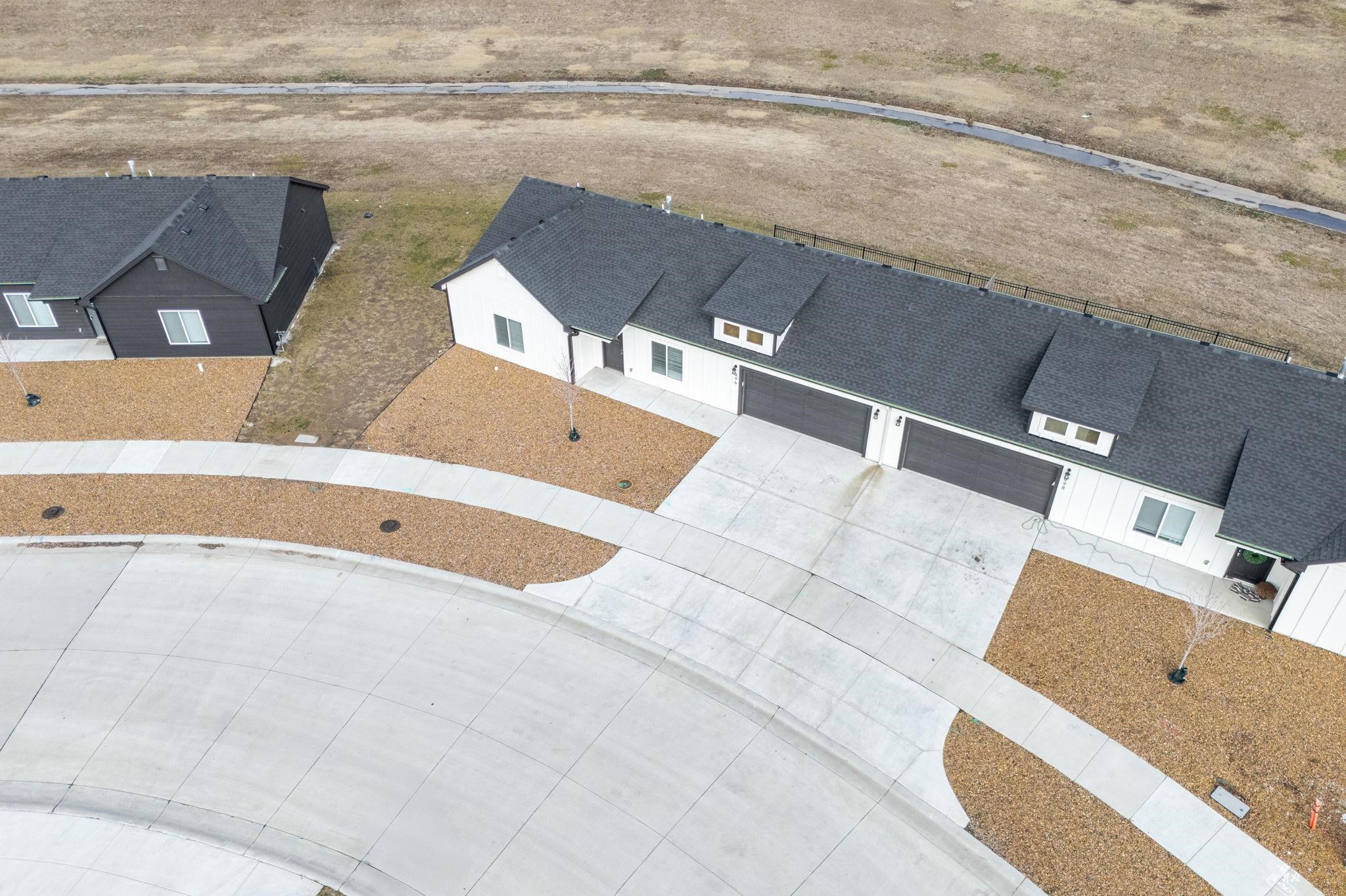 498 E Harper Street Valley Center KS 67147-8948