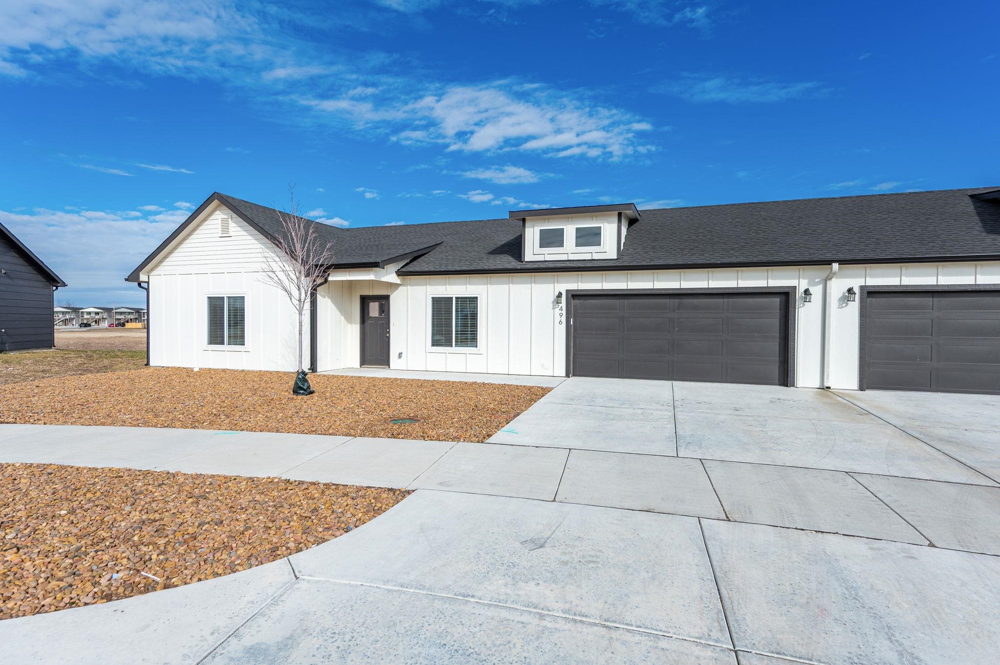 498 E Harper Street Valley Center KS 67147-8948