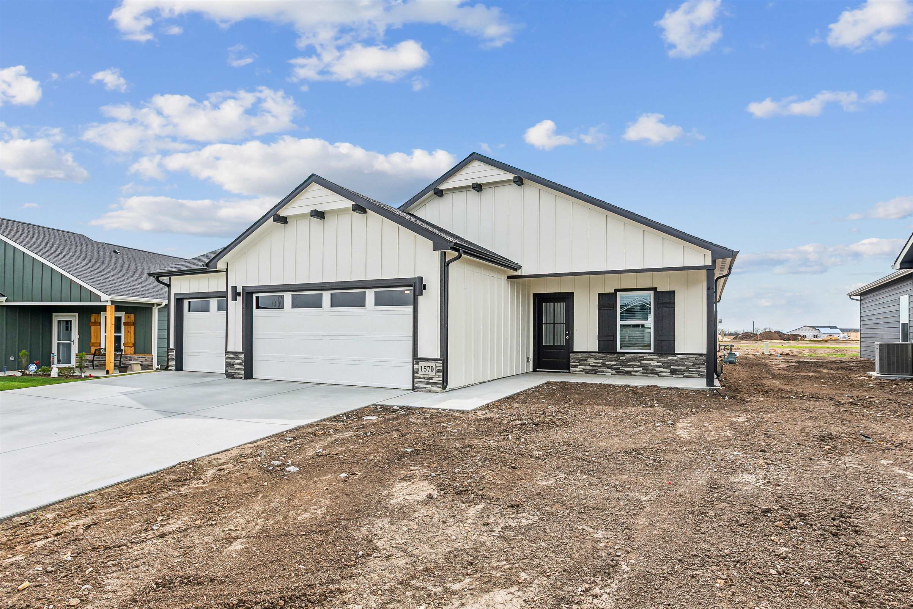 1570 N Emerald Valley Drive Mulvane KS 67110