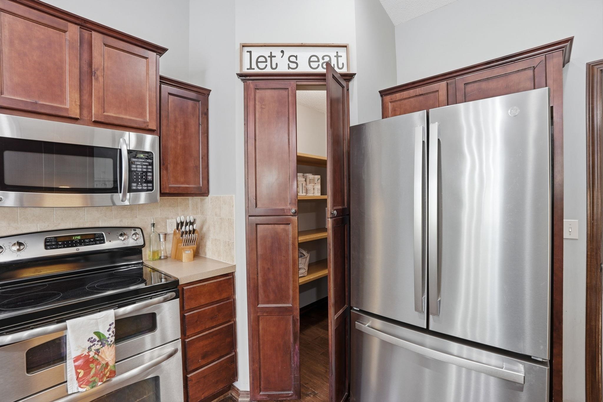 2615 N Woodridge Court Wichita KS 67226