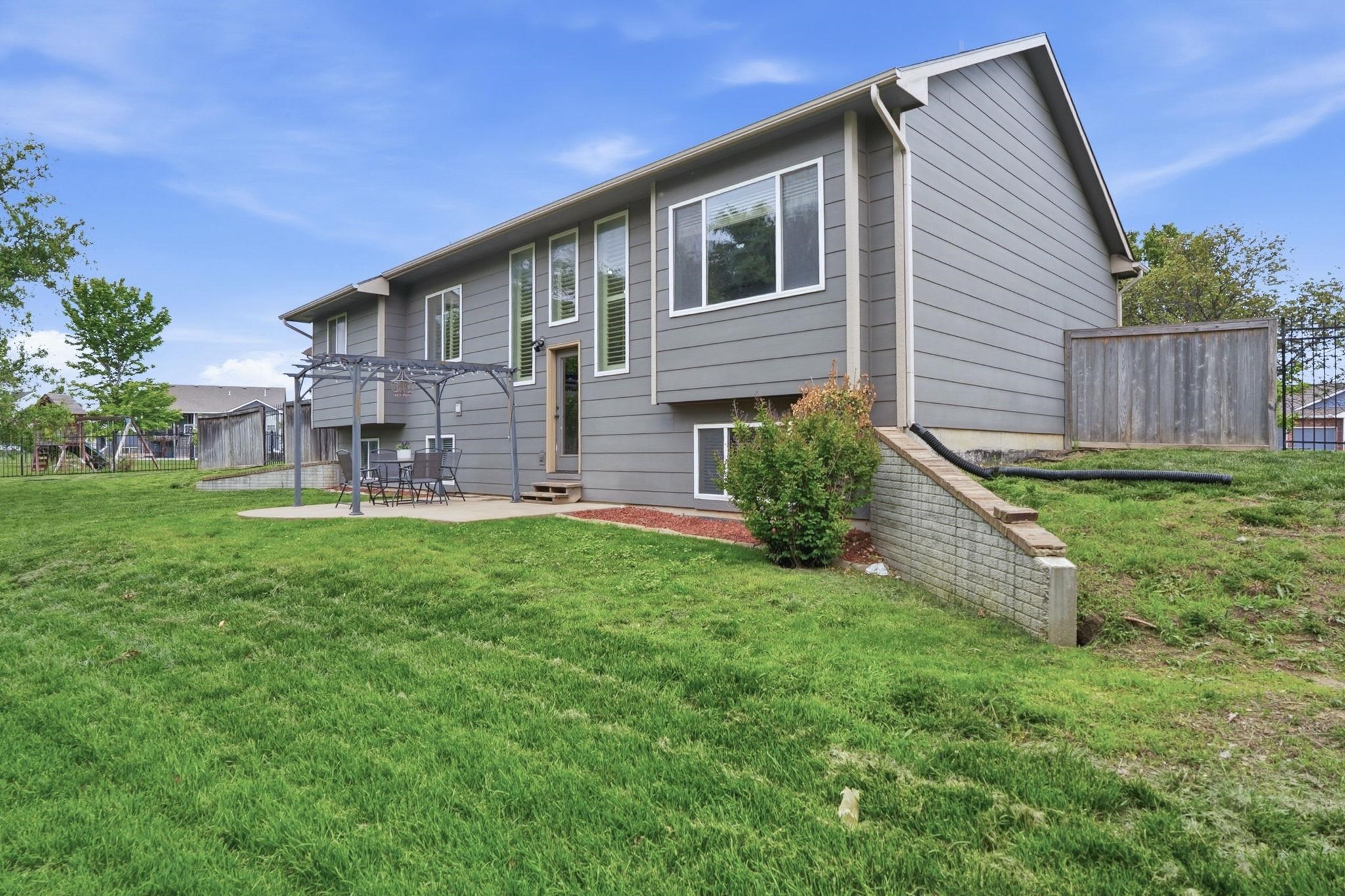 2615 N Woodridge Court Wichita KS 67226