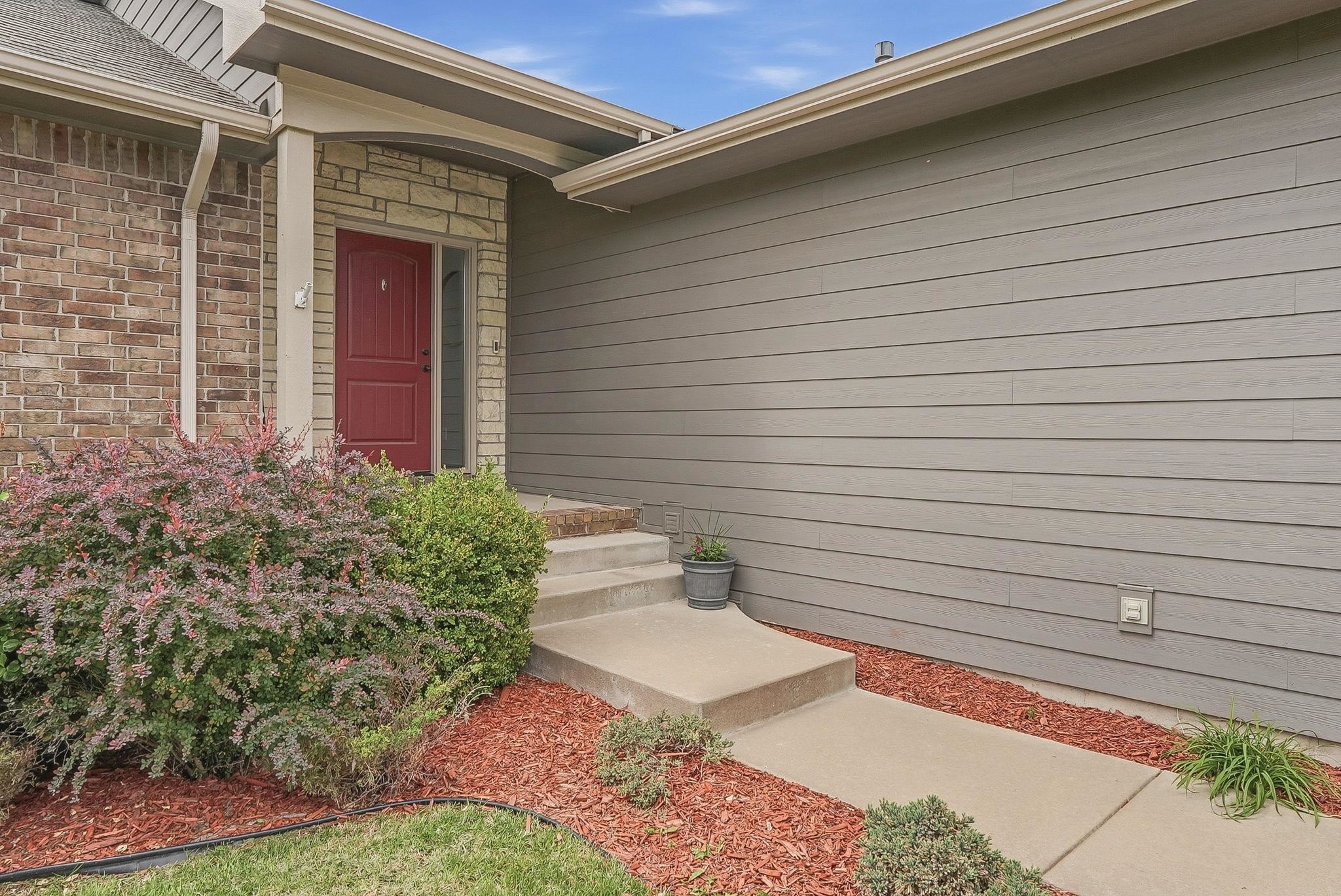 2615 N Woodridge Court Wichita KS 67226