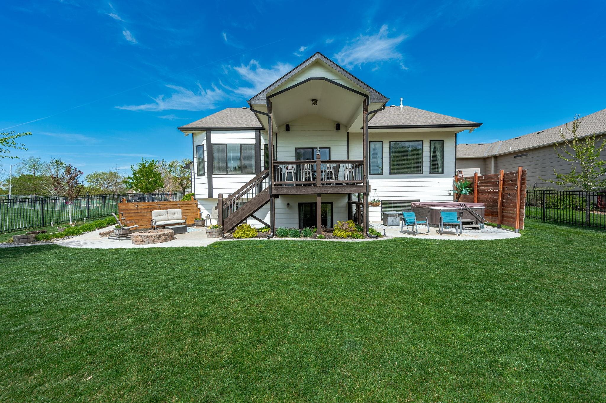413 W Cherry Oaks Cheney KS 67025