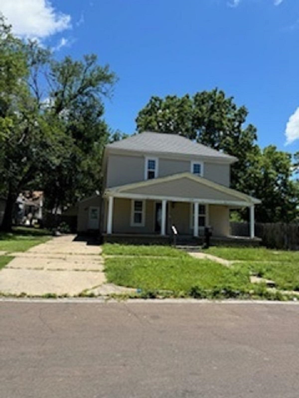 819 N Washington Iola KS 66749