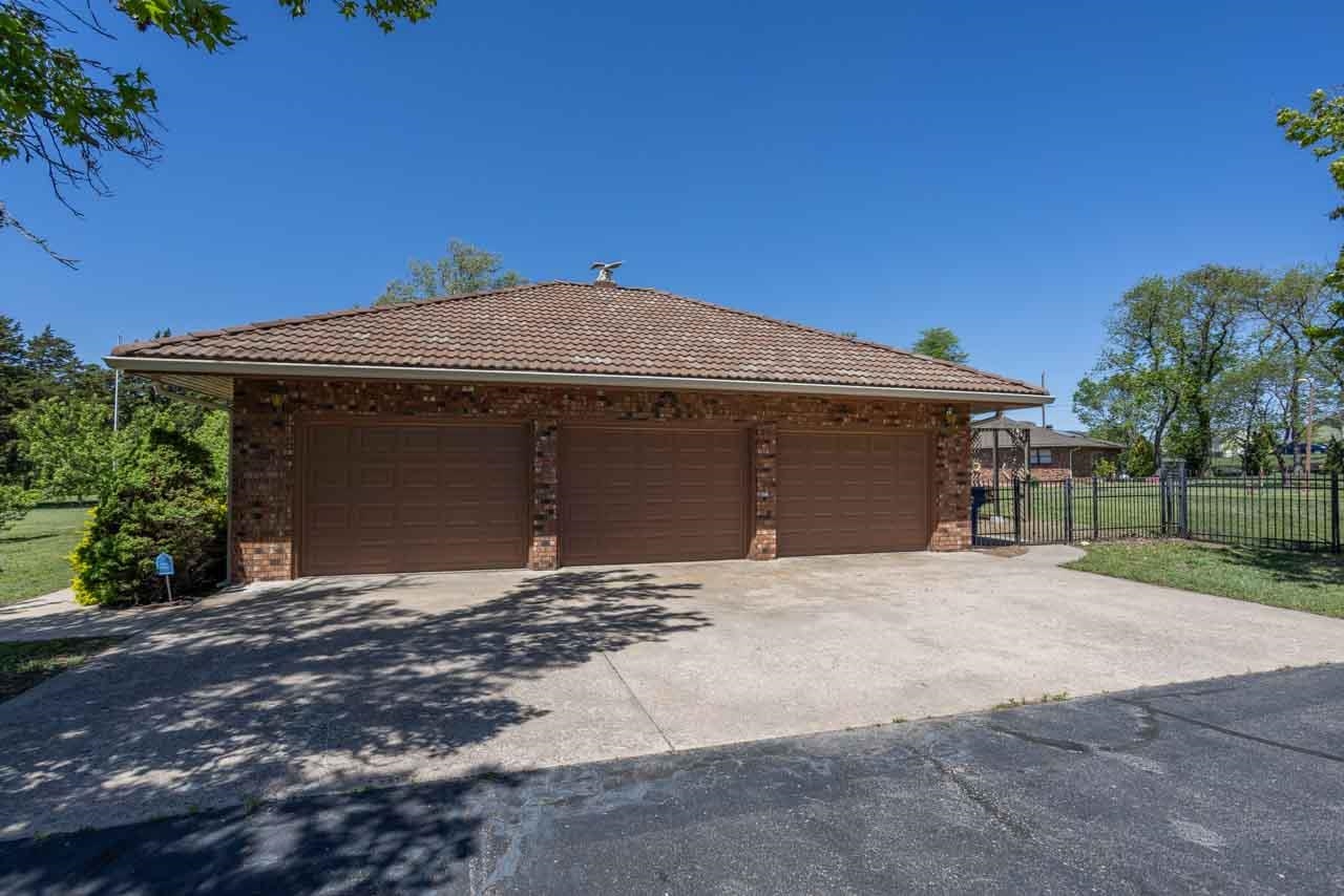 12400 E Lynne Wichita KS 67207