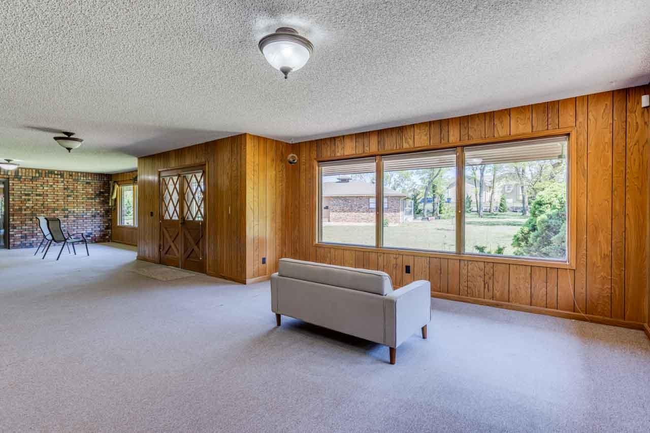 12400 E Lynne Wichita KS 67207