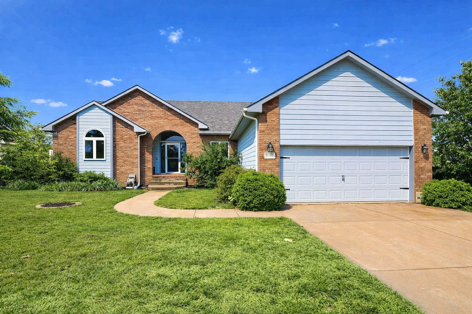 4602 N Spyglass Wichita KS 67226