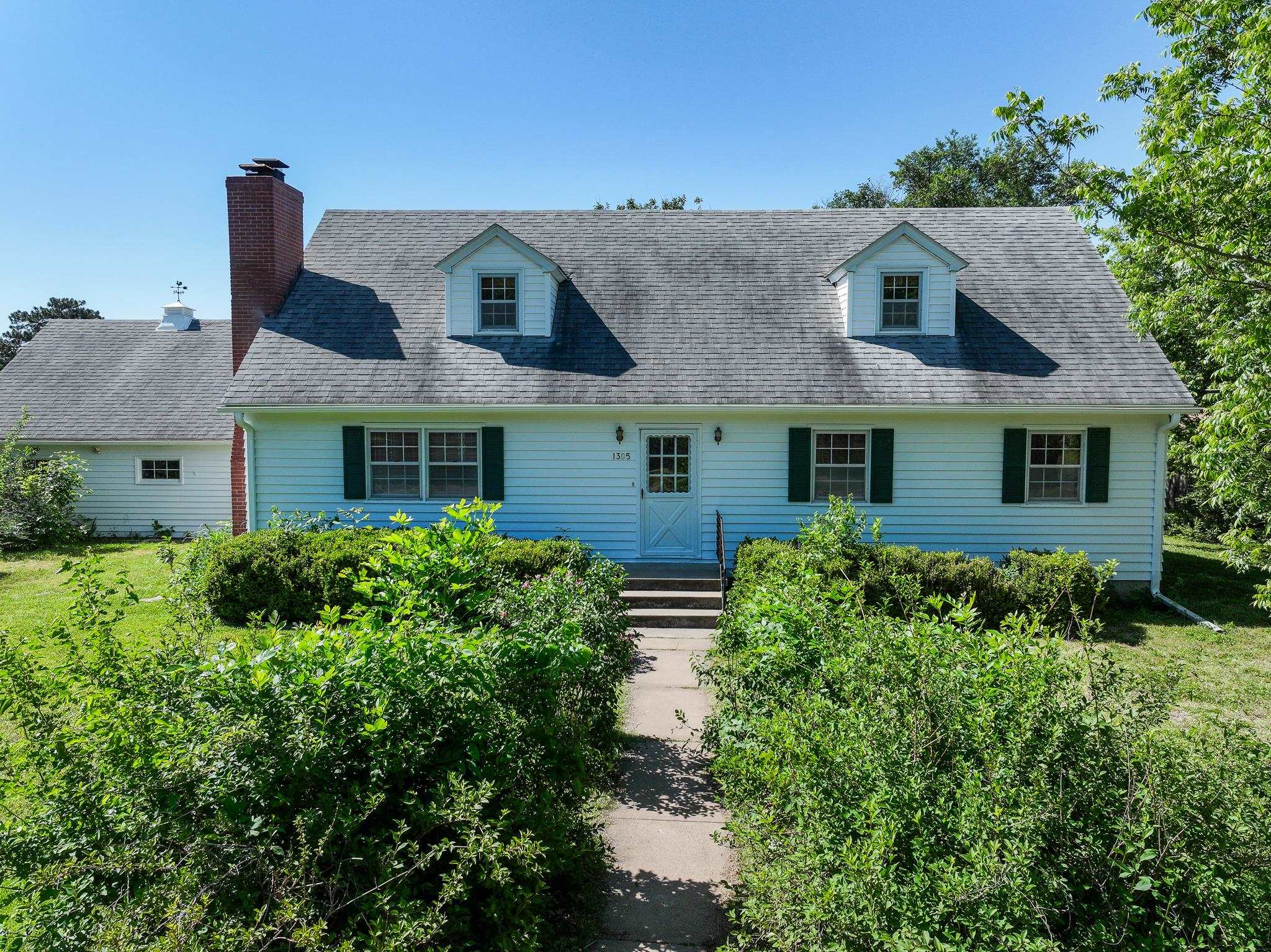 1305 W Park Avenue El Dorado KS 67042