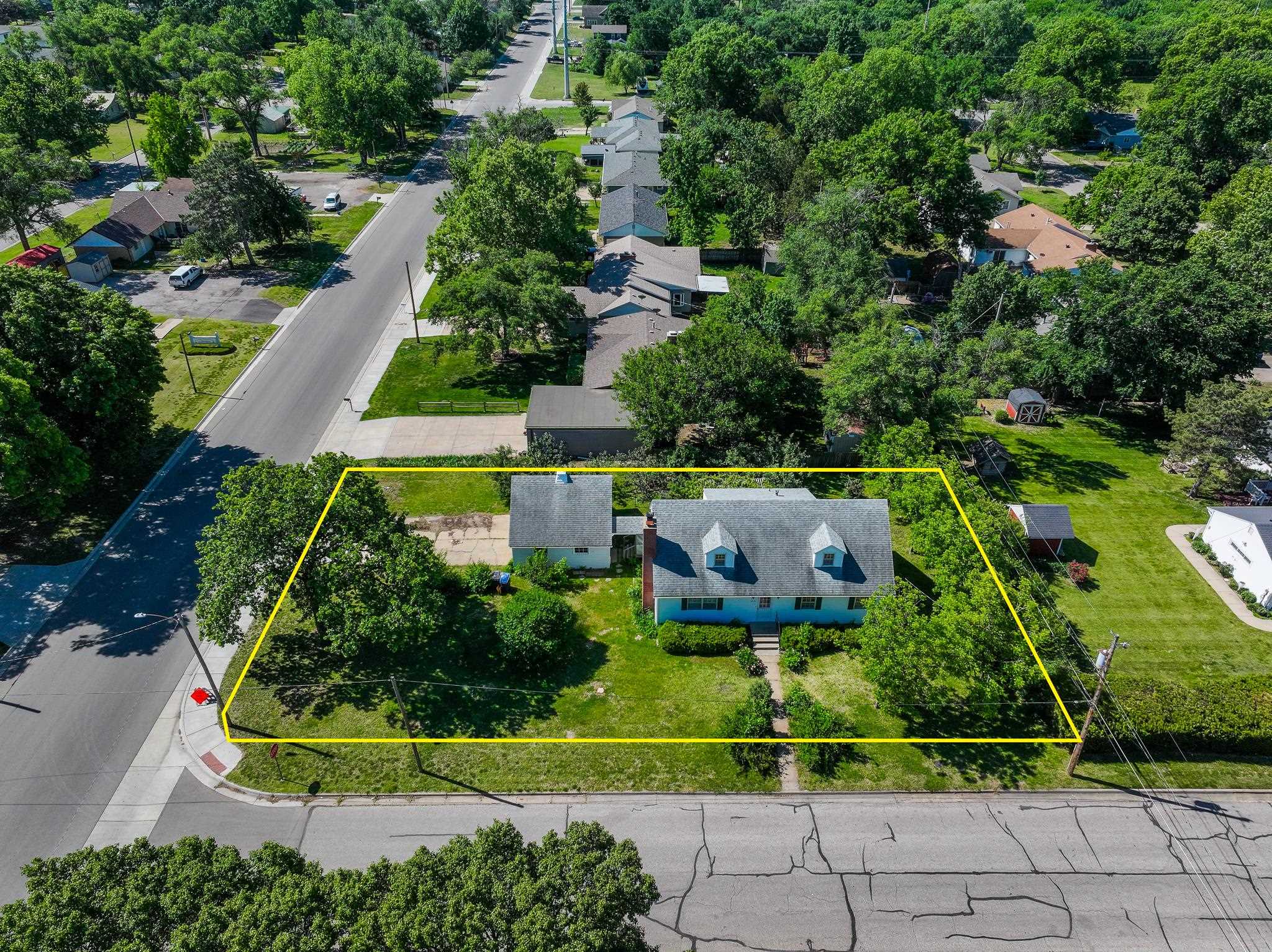 1305 W Park Avenue El Dorado KS 67042