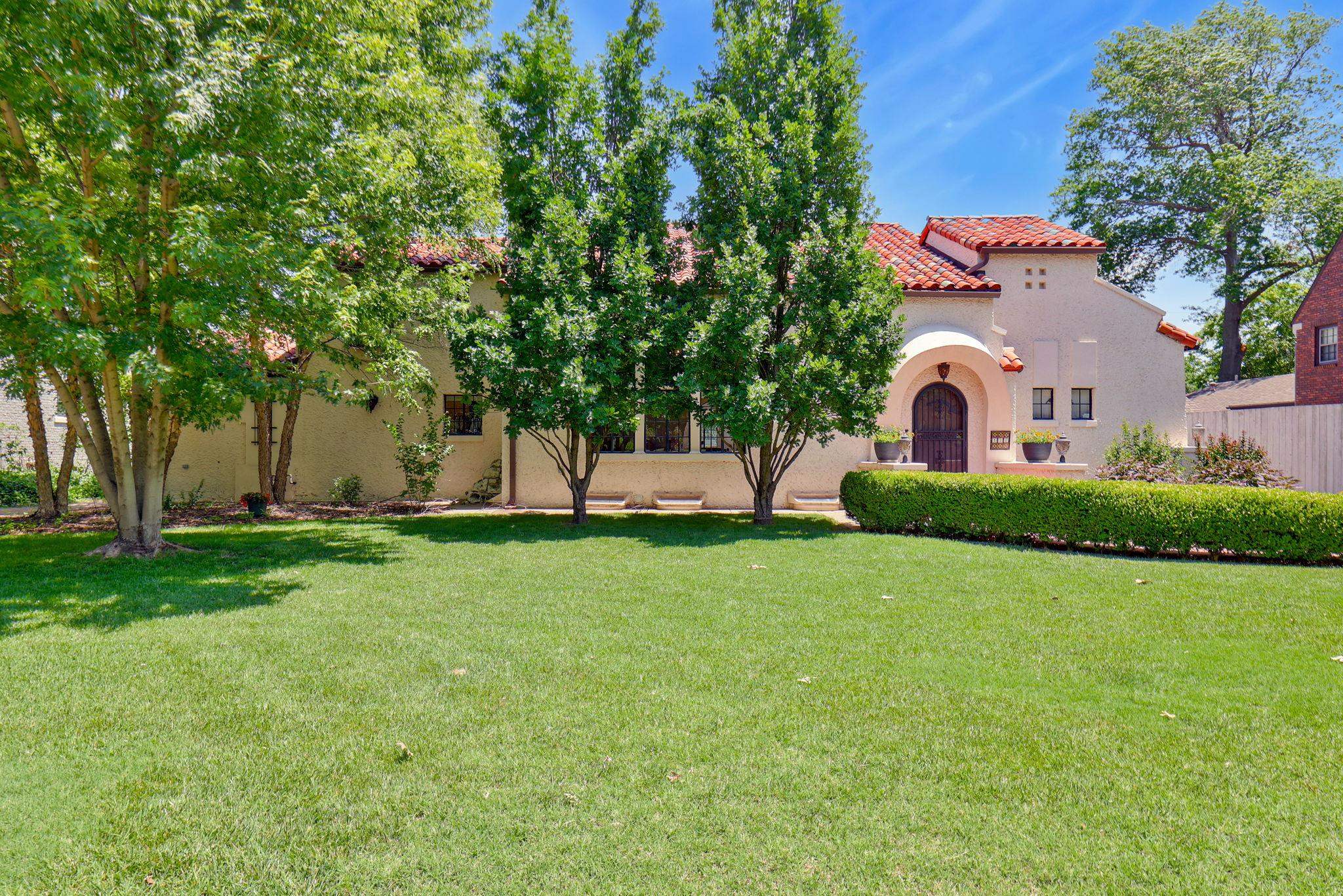 136 N Crestway Street Wichita KS 67208