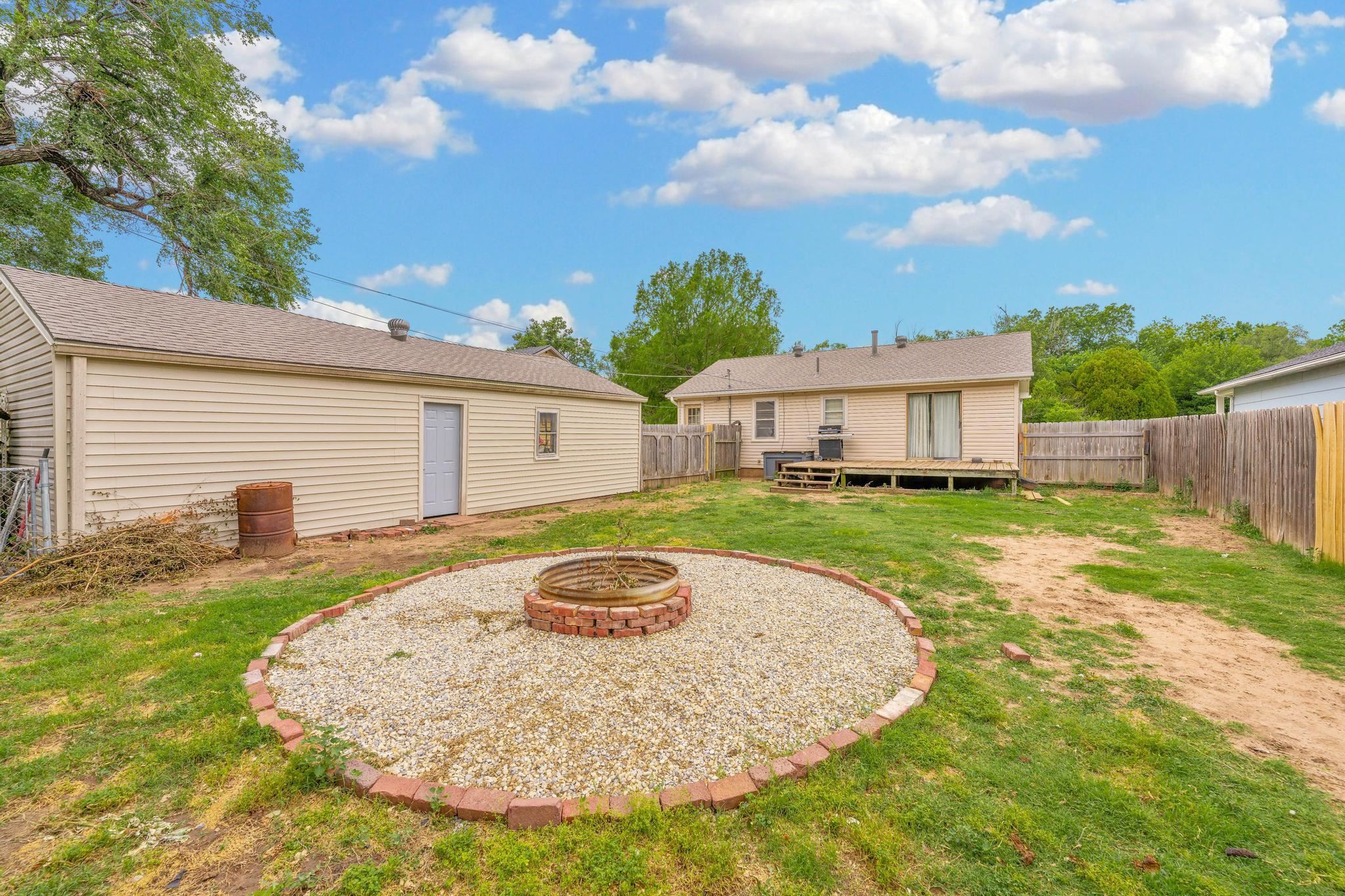 218 N Knight Wichita KS 67203