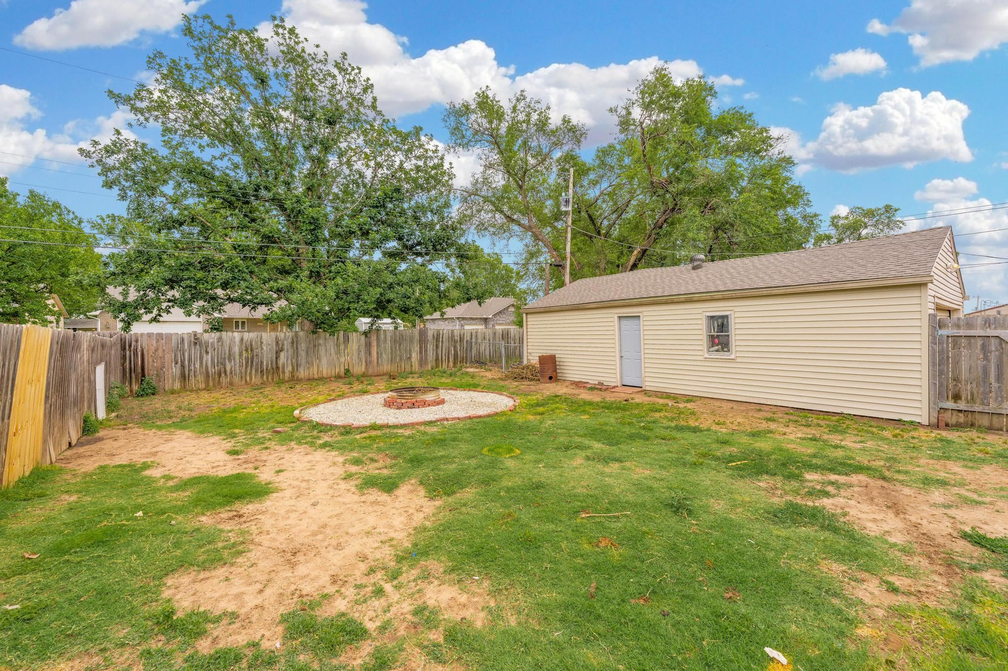 218 N Knight Wichita KS 67203