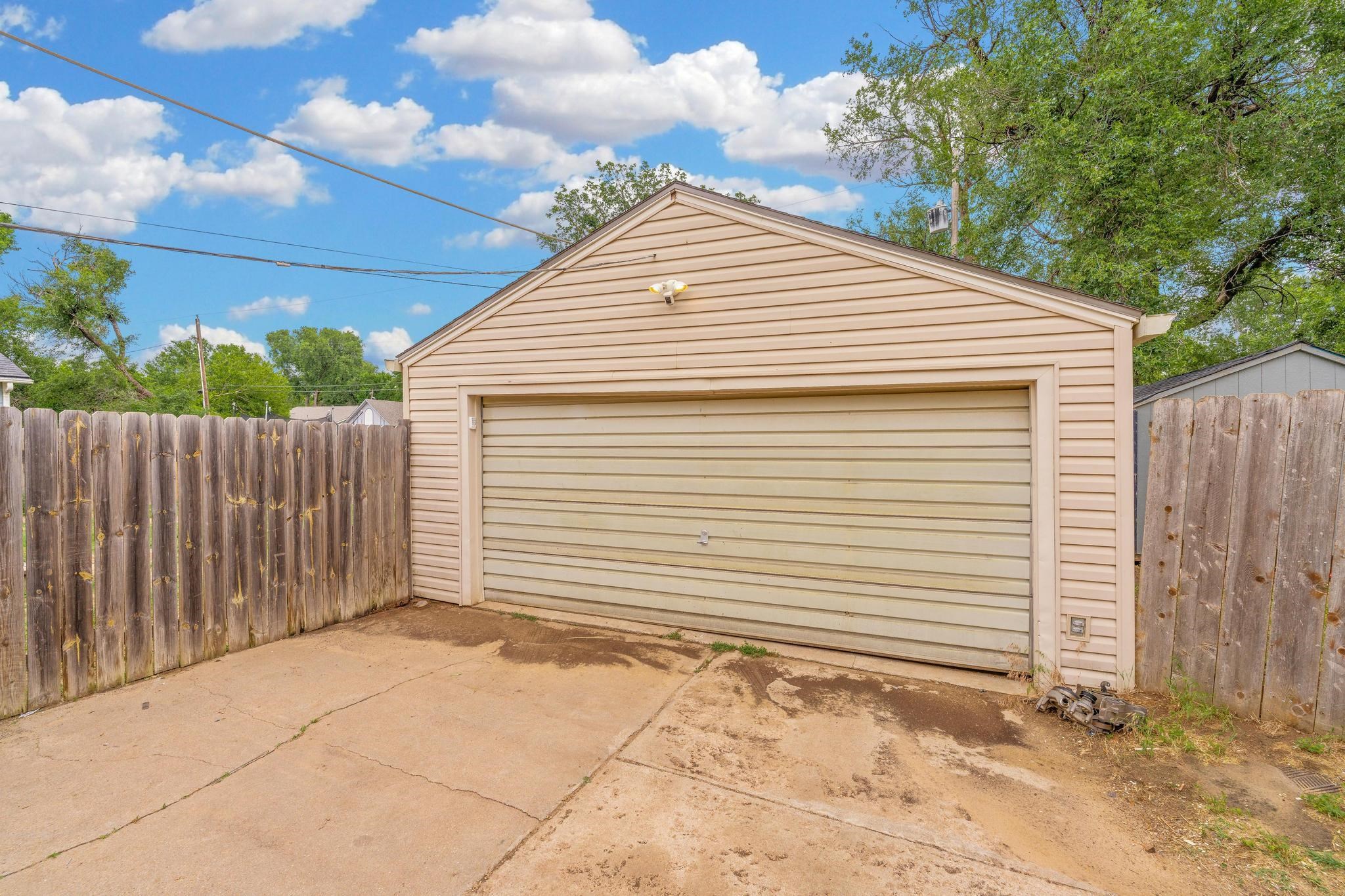 218 N Knight Wichita KS 67203